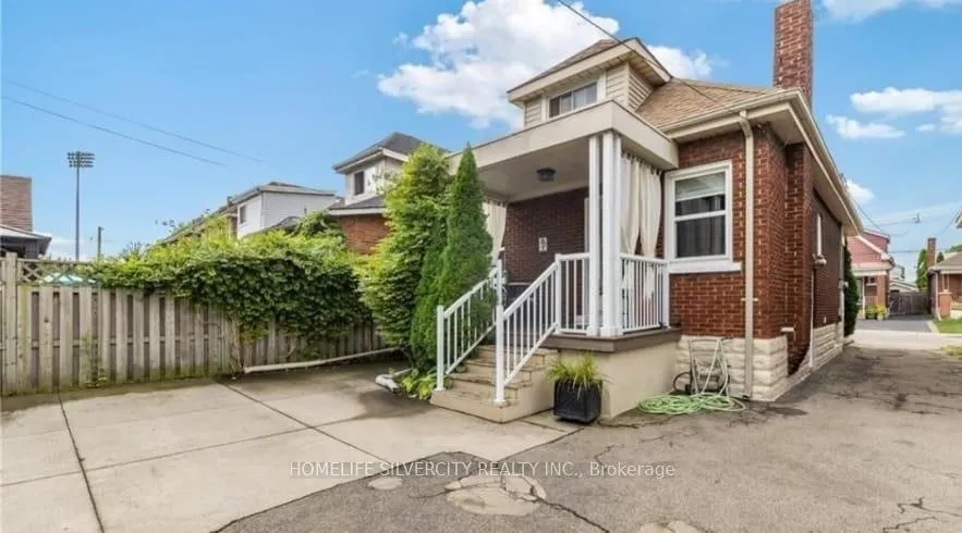 Photo 2 of 150 Leinster Avenue N, Hamilton, Gibson — HOMEH
