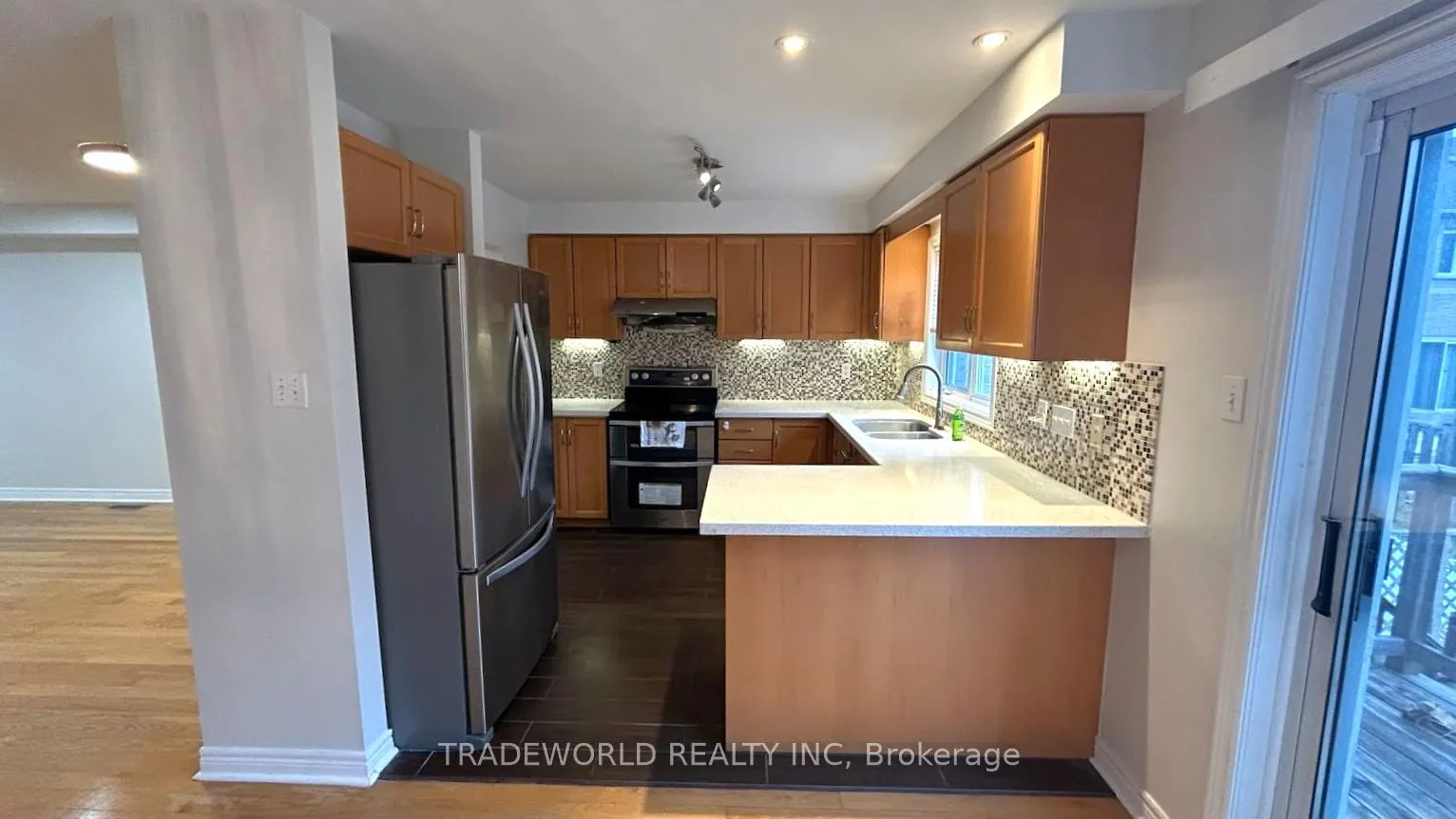 Photo 7 of 145 Sunway Square, Markham, Raymerville — HOMEH