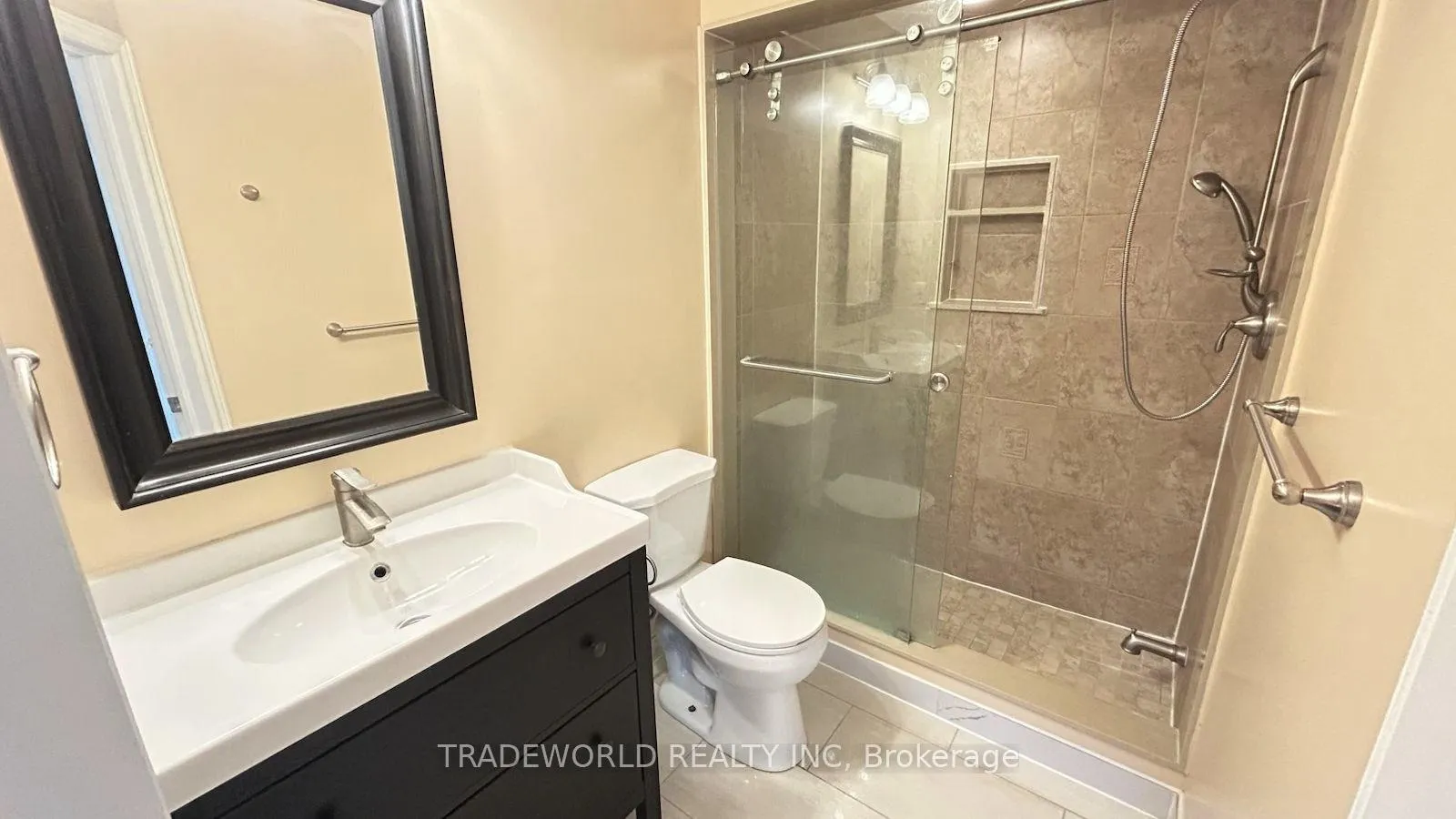 Photo 21 of 145 Sunway Square, Markham, Raymerville — HOMEH