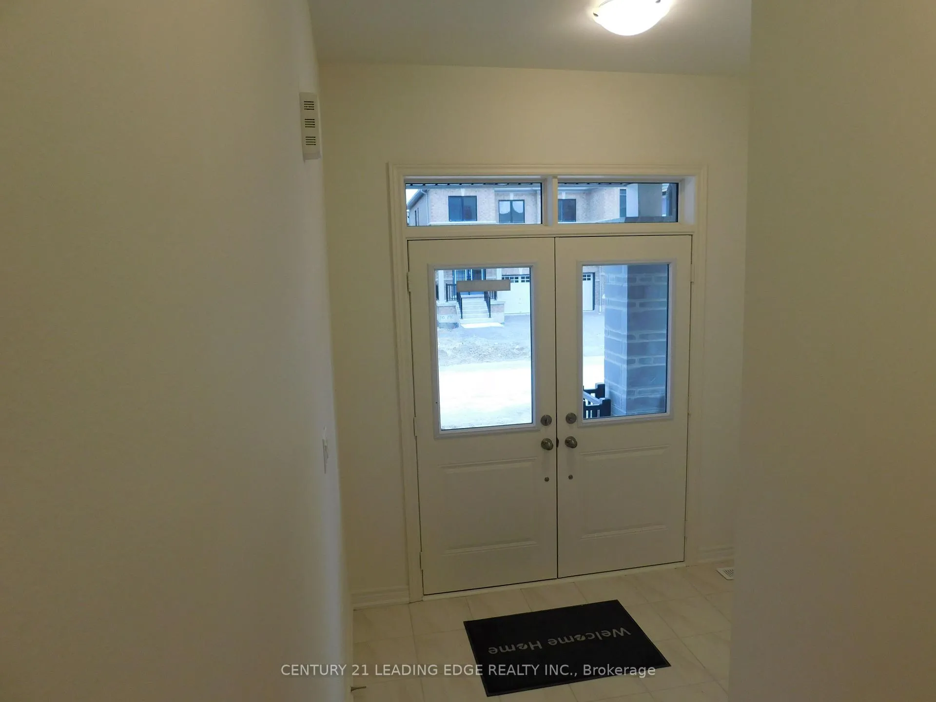 Photo 4 of 18 Conarty Crescent, Whitby, Rural Whitby — HOMEH