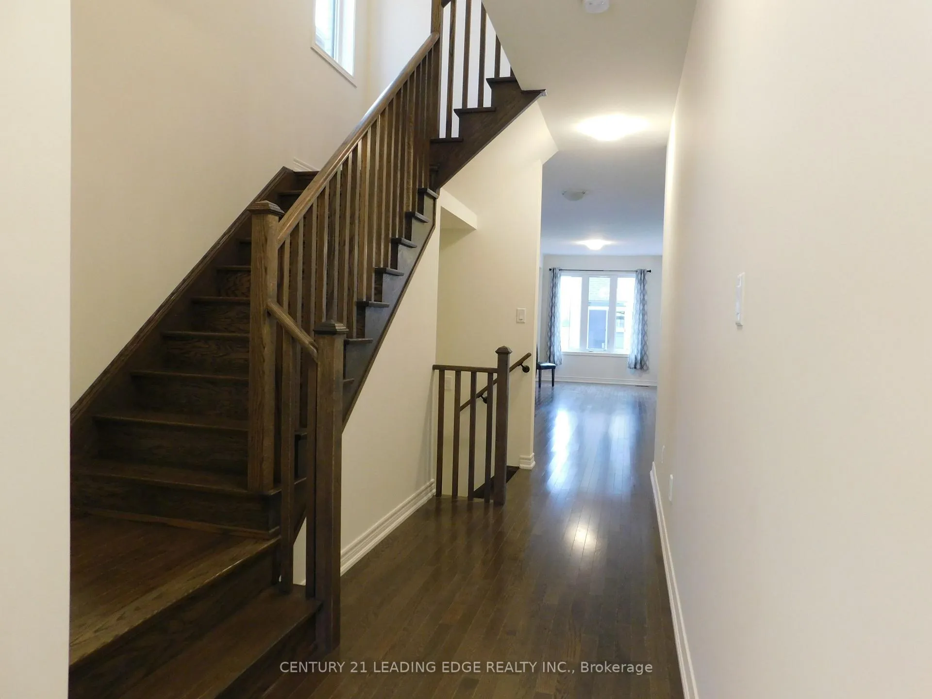 Photo 5 of 18 Conarty Crescent, Whitby, Rural Whitby — HOMEH