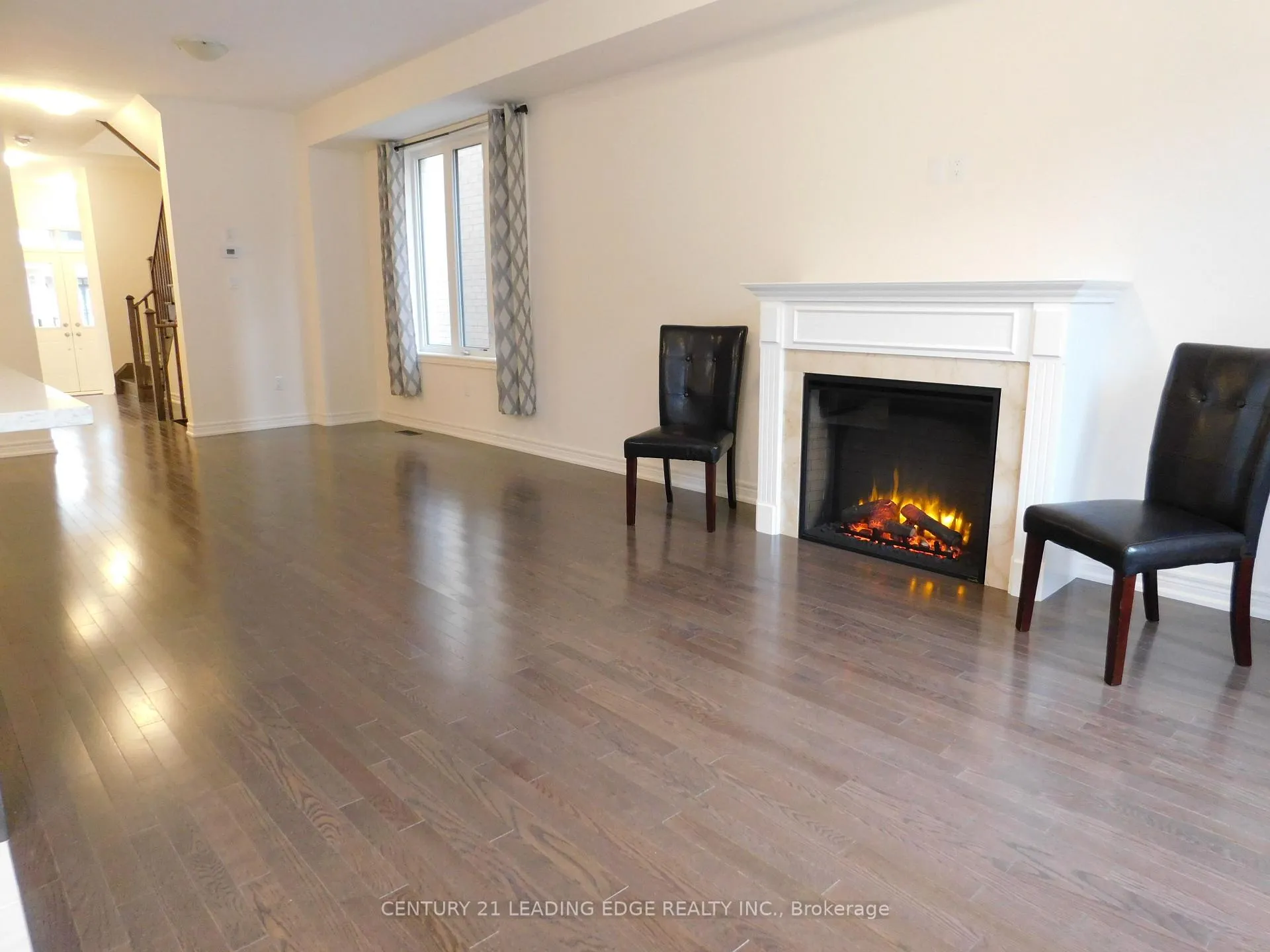 Photo 8 of 18 Conarty Crescent, Whitby, Rural Whitby — HOMEH