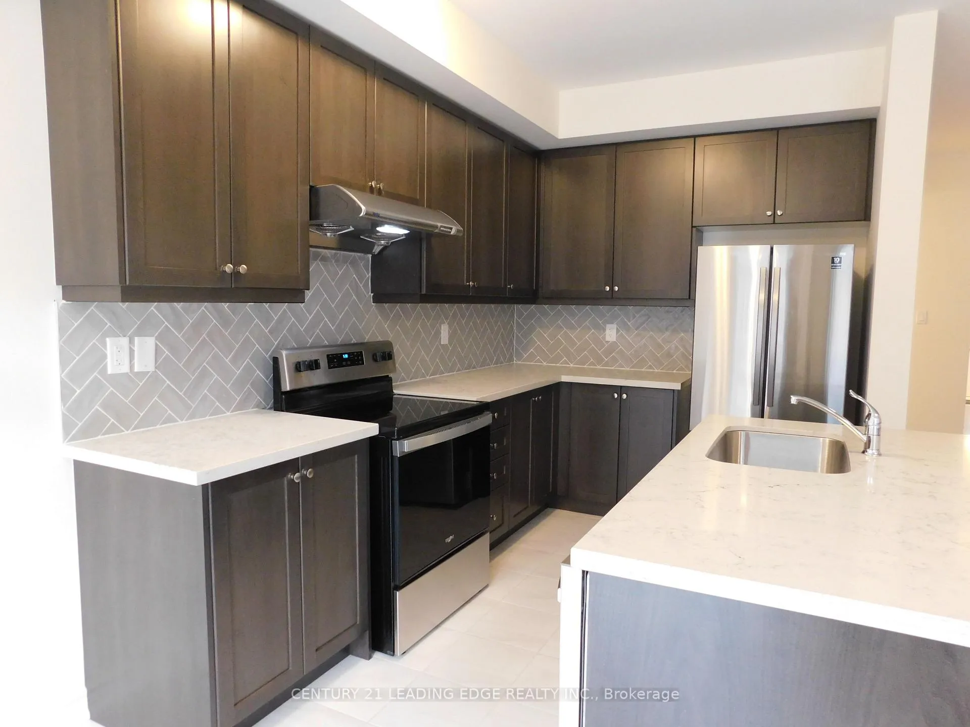 Photo 10 of 18 Conarty Crescent, Whitby, Rural Whitby — HOMEH