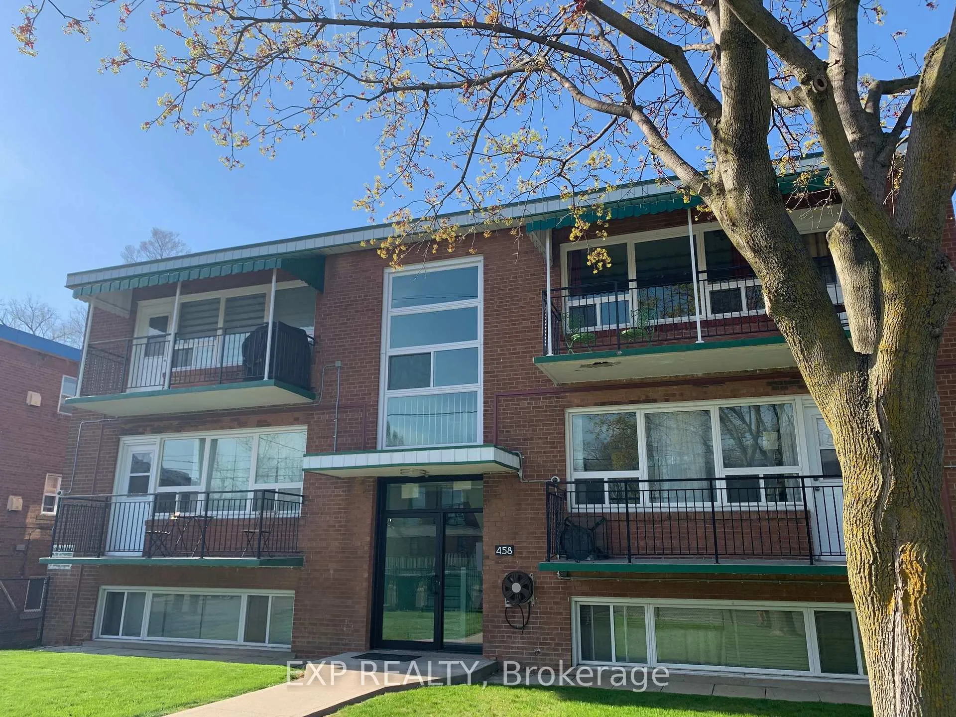 Photo 2 of Unit 2, 458 Lawrence Avenue W, Toronto, Bedford Park-Nortown — HOMEH
