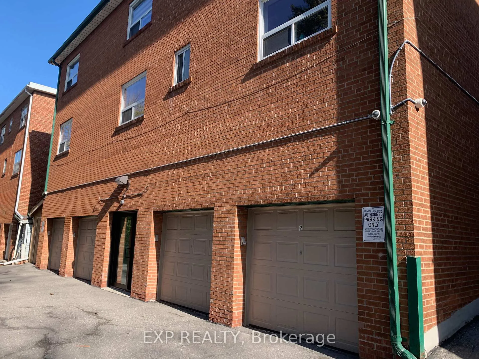Photo 3 of Unit 2, 458 Lawrence Avenue W, Toronto, Bedford Park-Nortown — HOMEH