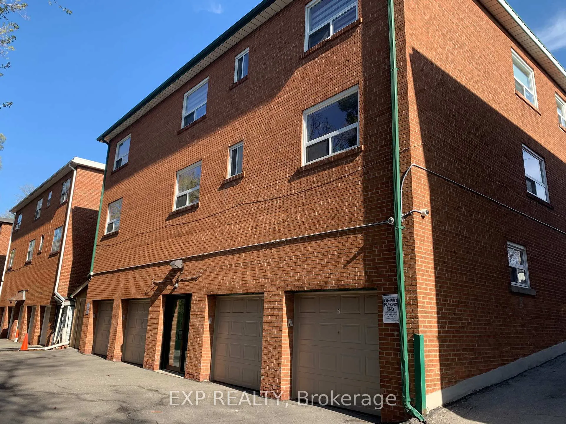 Photo 4 of Unit 2, 458 Lawrence Avenue W, Toronto, Bedford Park-Nortown — HOMEH