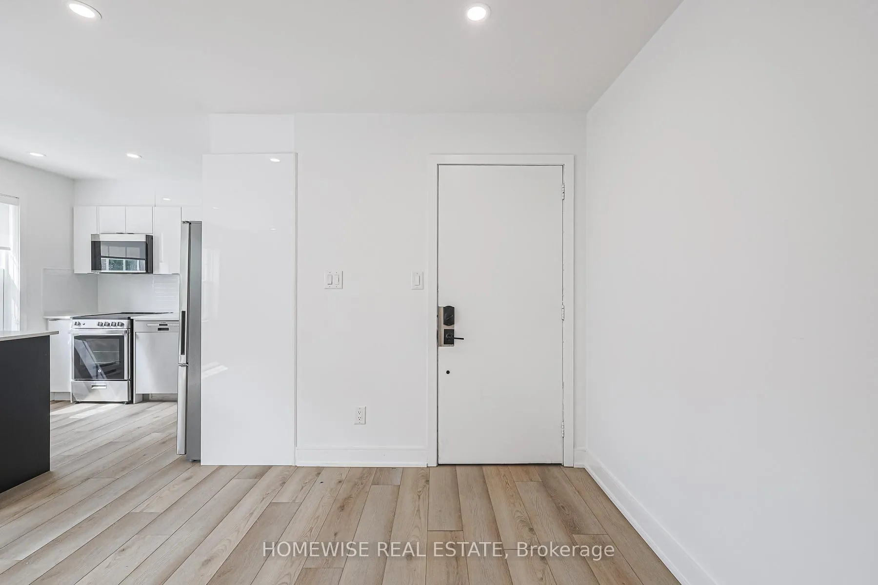 Photo 3 of Unit 1, 383 Spadina Road, Toronto, Casa Loma — HOMEH
