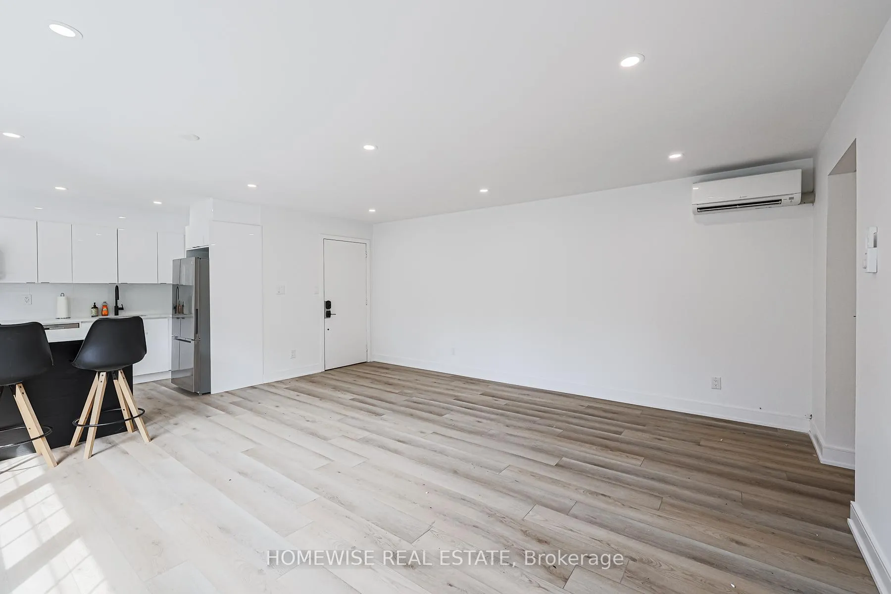 Photo 5 of Unit 1, 383 Spadina Road, Toronto, Casa Loma — HOMEH