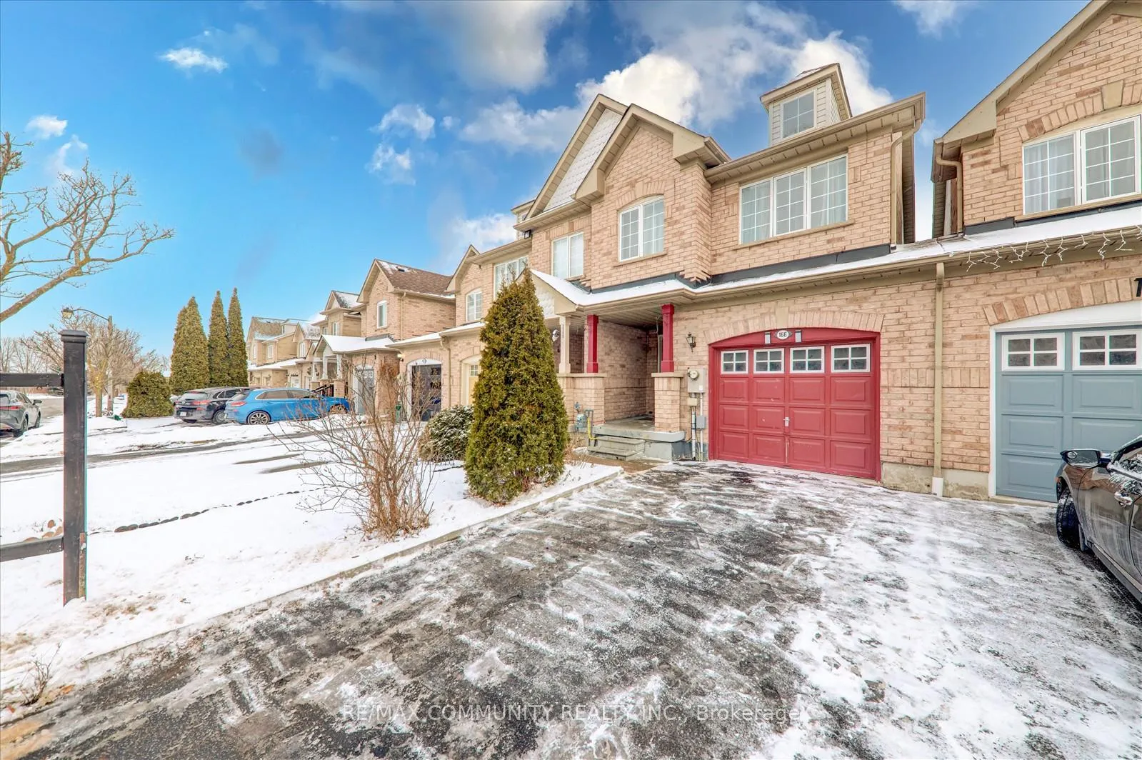 Photo 2 of 166 Bean Crescent, Ajax, Northwest Ajax — HOMEH