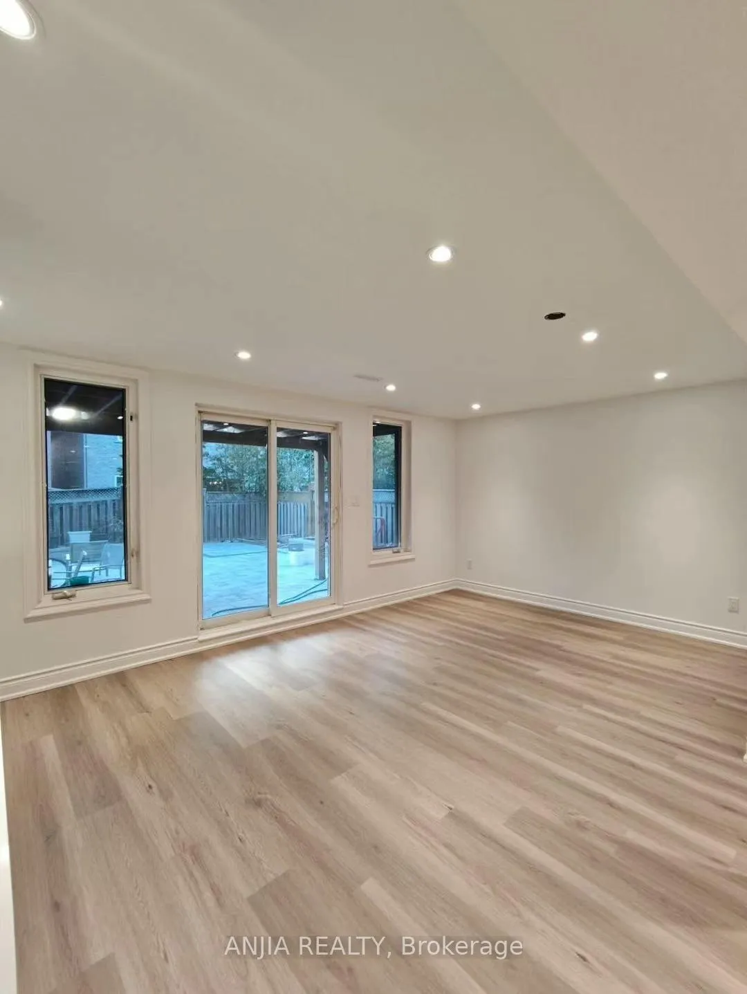 Photo 3 of Unit Basement, 36 Sharon Lee Drive, Markham, Berczy — HOMEH