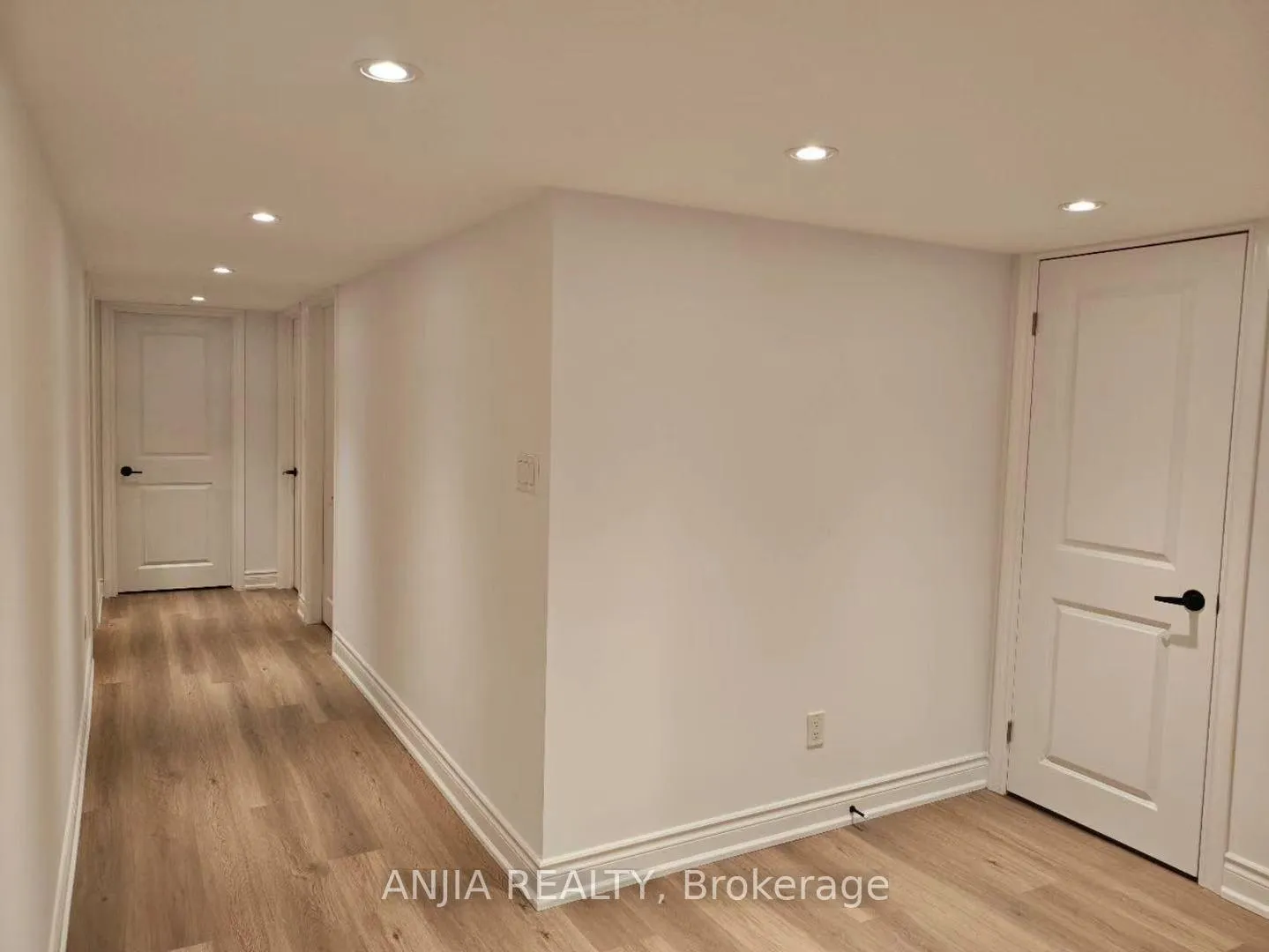 Photo 4 of Unit Basement, 36 Sharon Lee Drive, Markham, Berczy — HOMEH