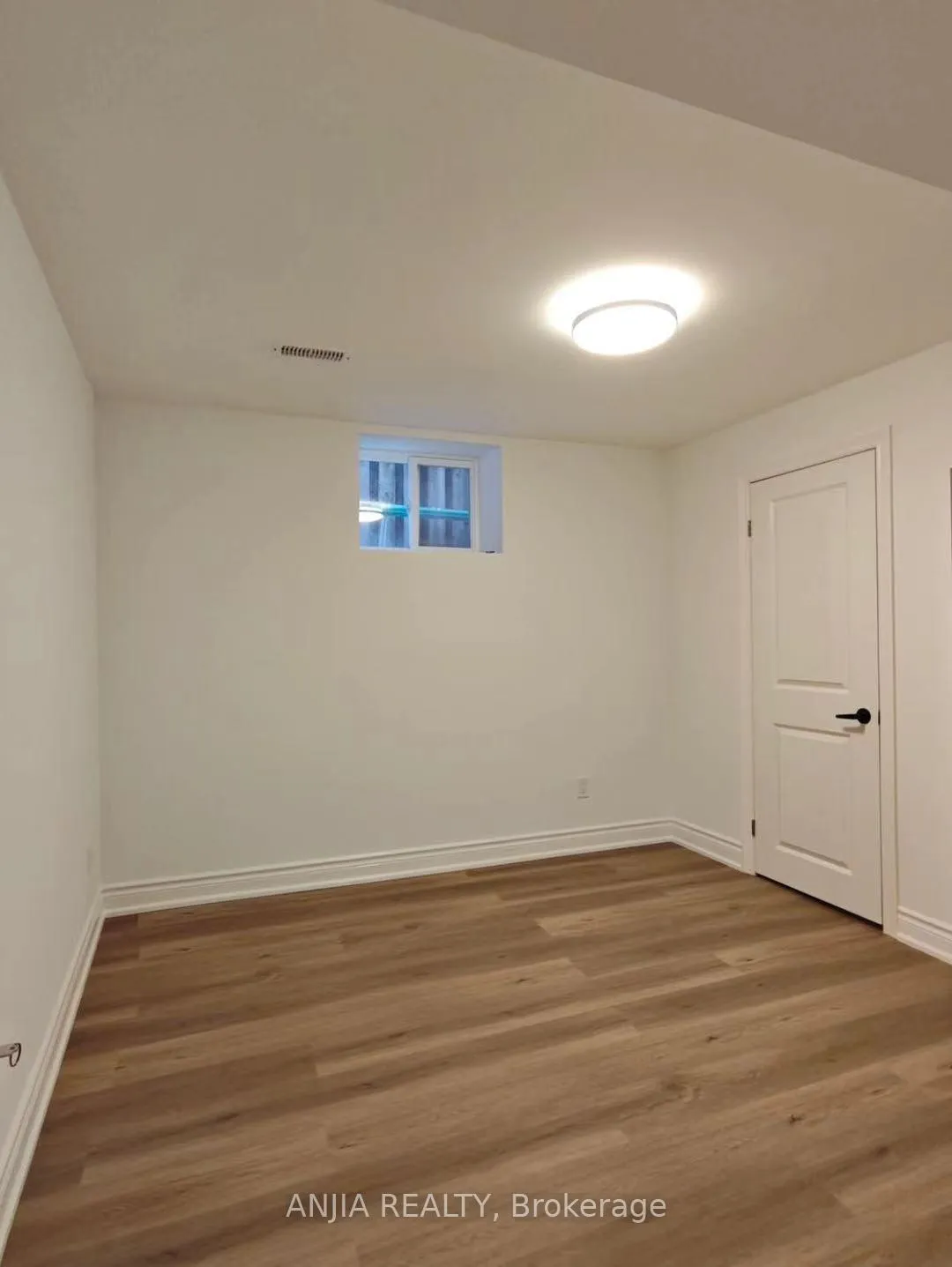Photo 6 of Unit Basement, 36 Sharon Lee Drive, Markham, Berczy — HOMEH