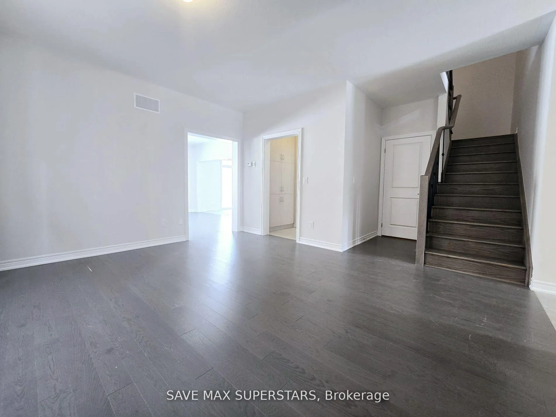 Photo 6 of 1441 Davis loop Circle, Innisfil, Lefroy — HOMEH
