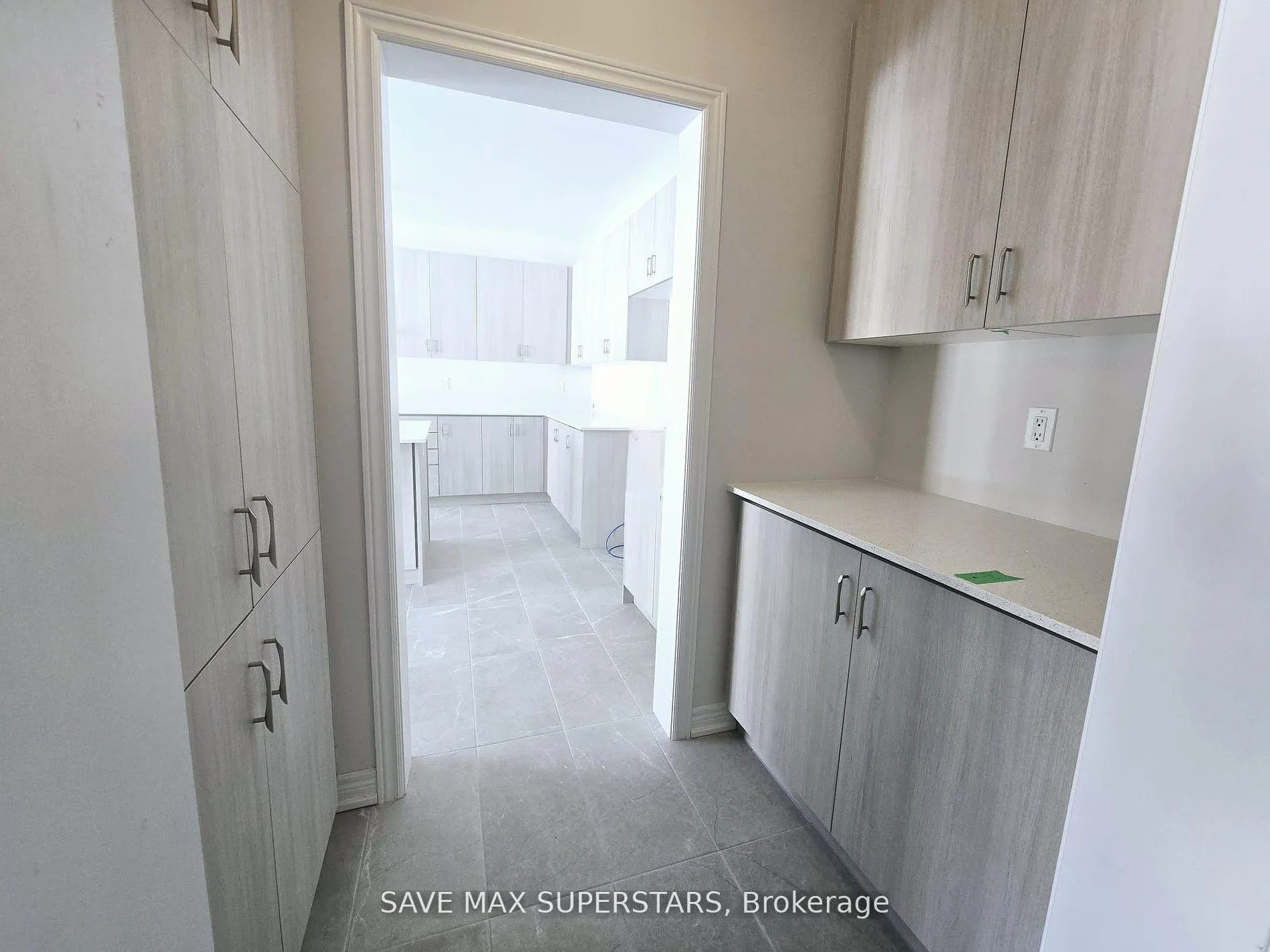 Photo 10 of 1441 Davis loop Circle, Innisfil, Lefroy — HOMEH