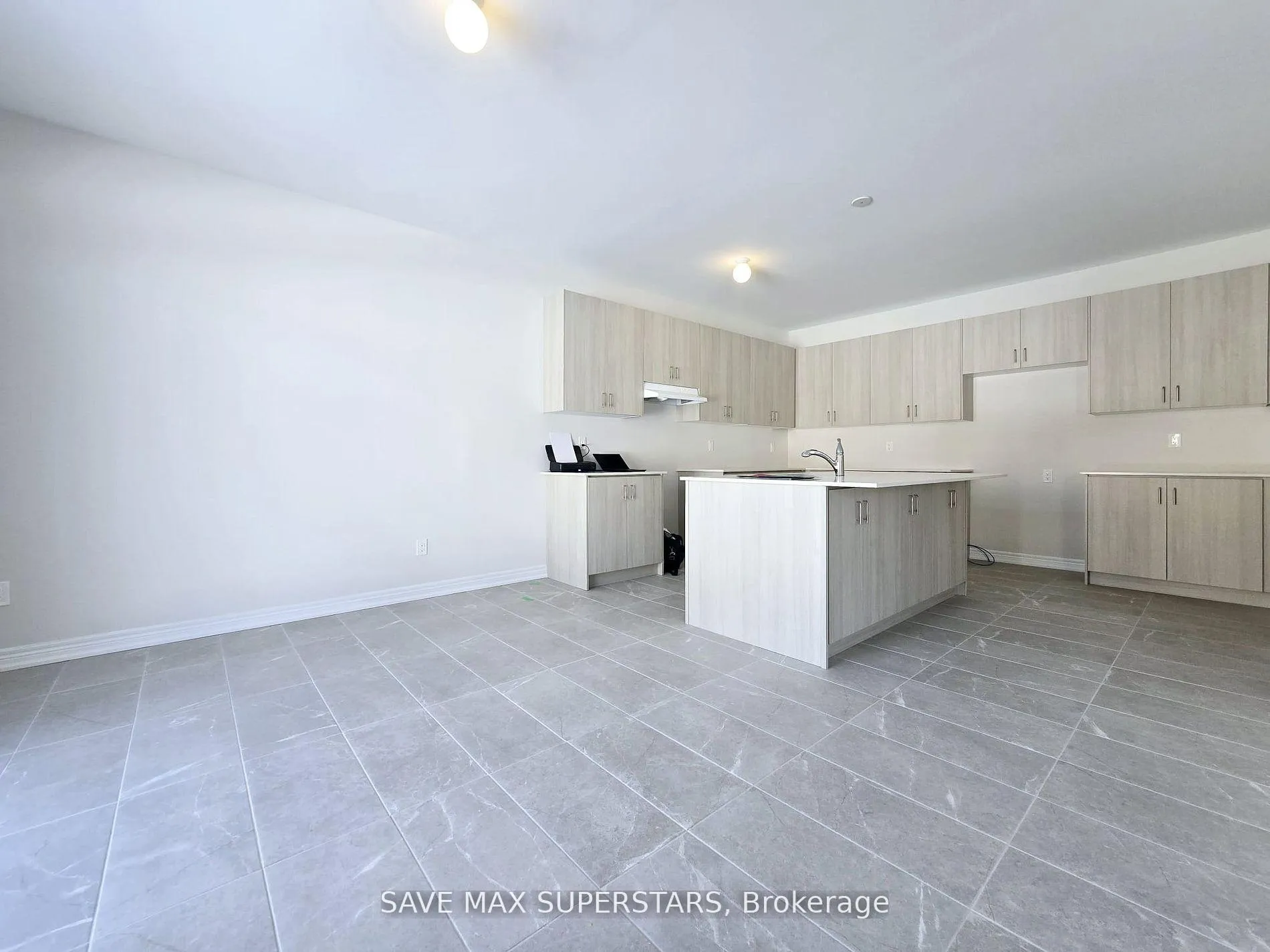 Photo 12 of 1441 Davis loop Circle, Innisfil, Lefroy — HOMEH