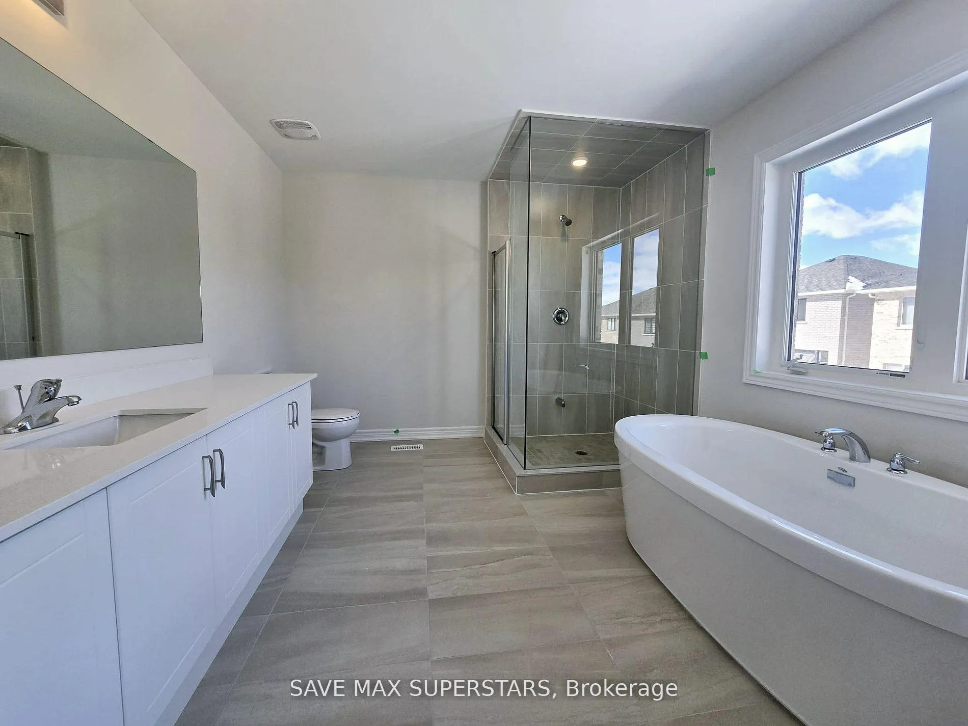 Photo 17 of 1441 Davis loop Circle, Innisfil, Lefroy — HOMEH