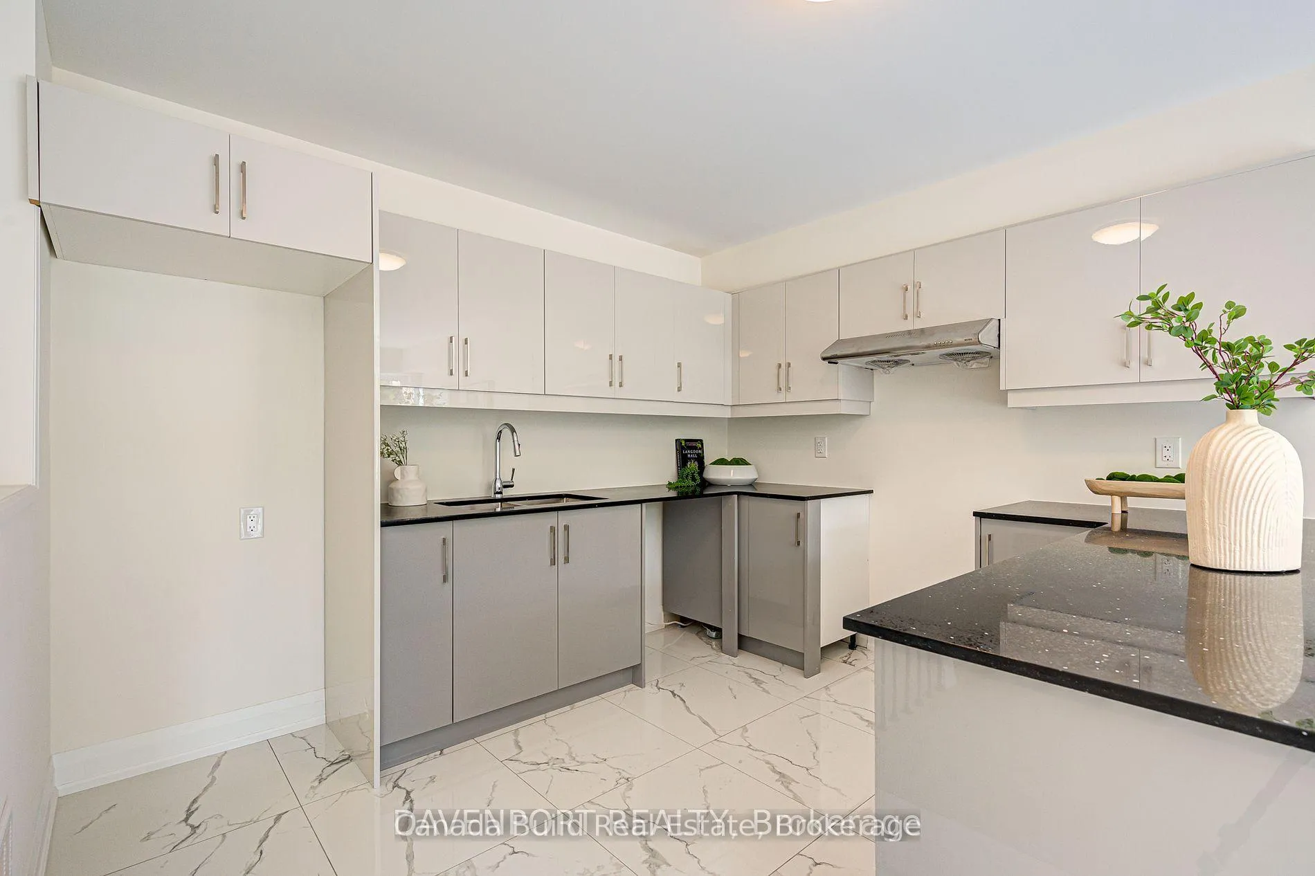 Photo 10 of Unit 2, 183 Victoria Street N, Kitchener — HOMEH