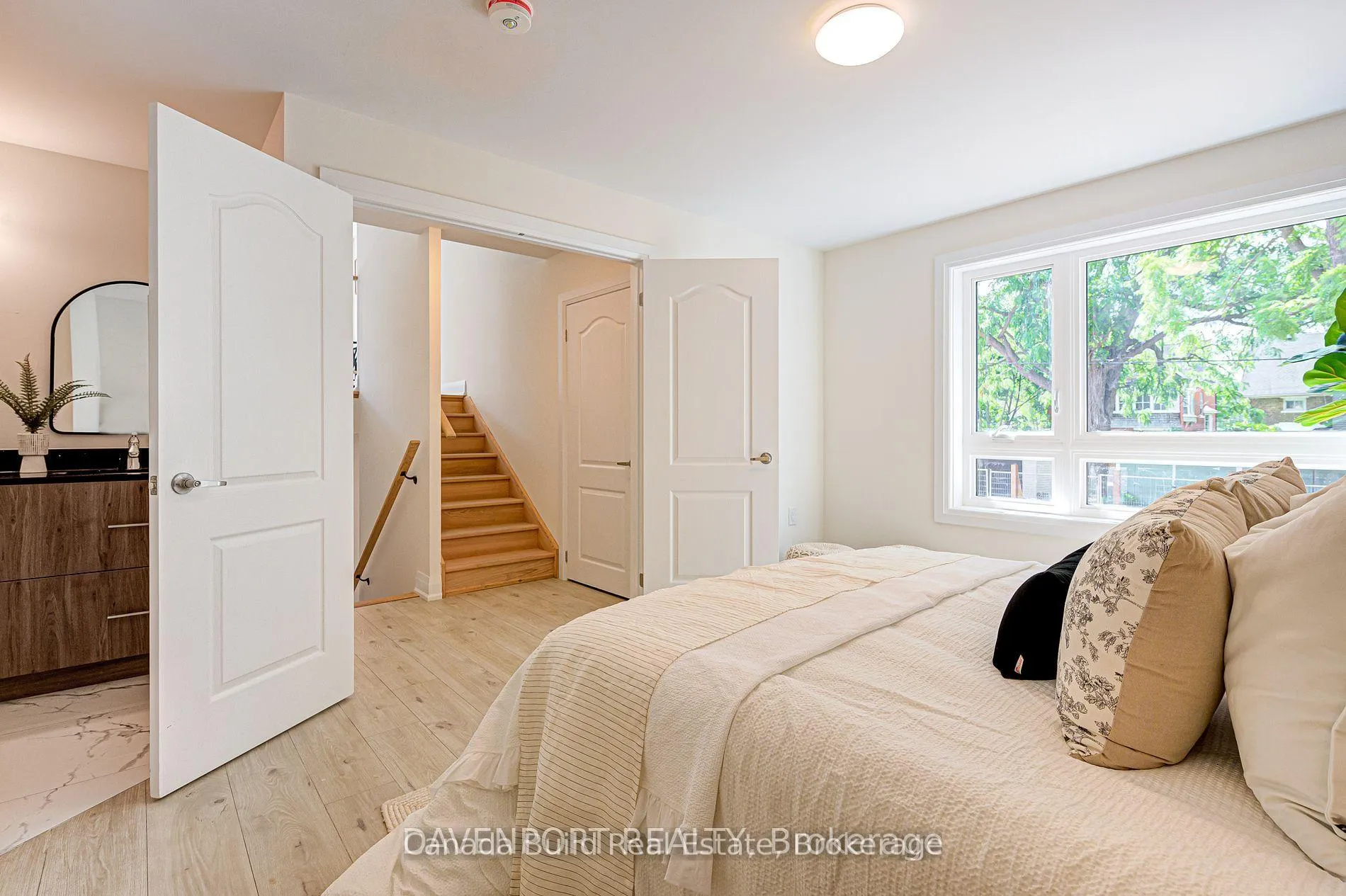 Photo 32 of Unit 2, 183 Victoria Street N, Kitchener — HOMEH