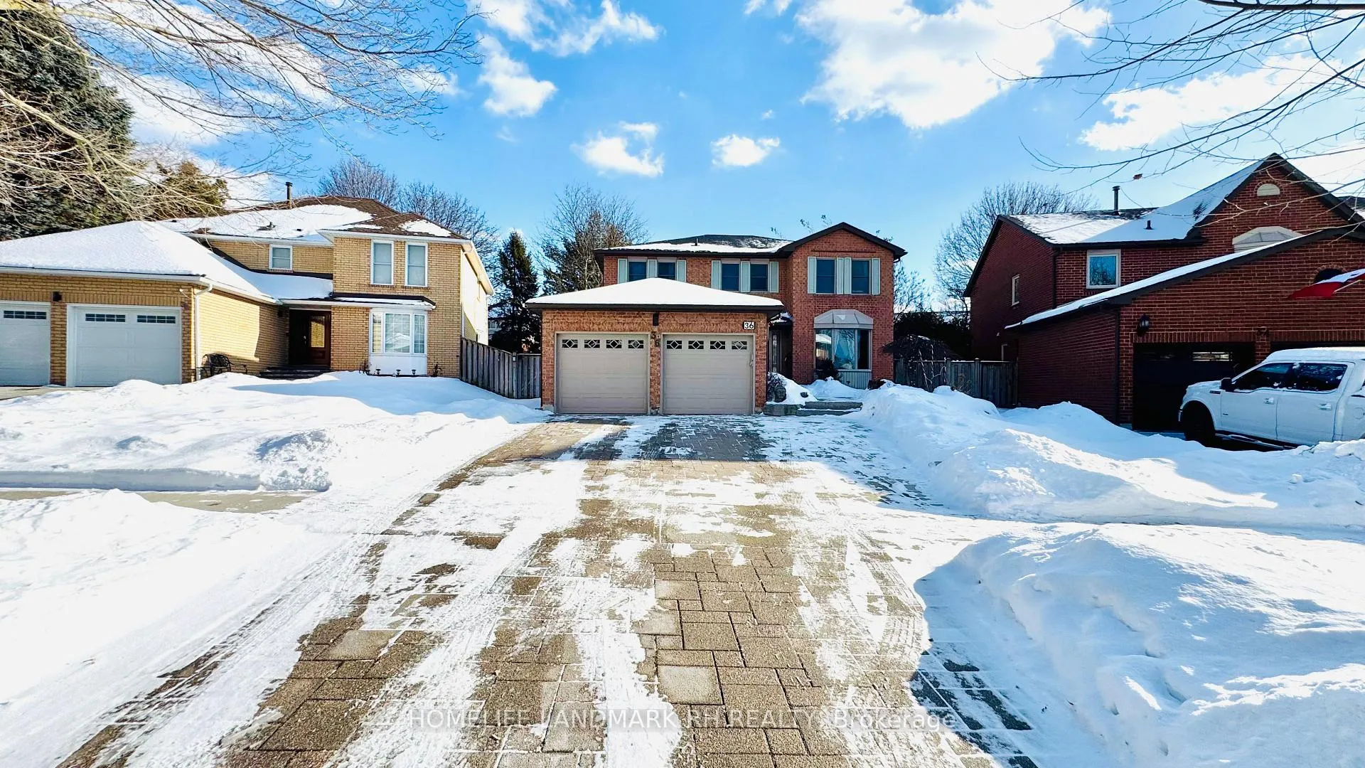 Photo 3 of 36 Maplewood Drive, Whitby, Blue Grass Meadows — HOMEH