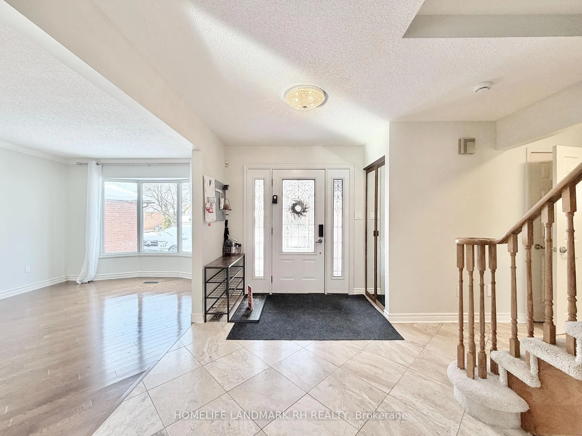 Photo 6 of 36 Maplewood Drive, Whitby, Blue Grass Meadows — HOMEH