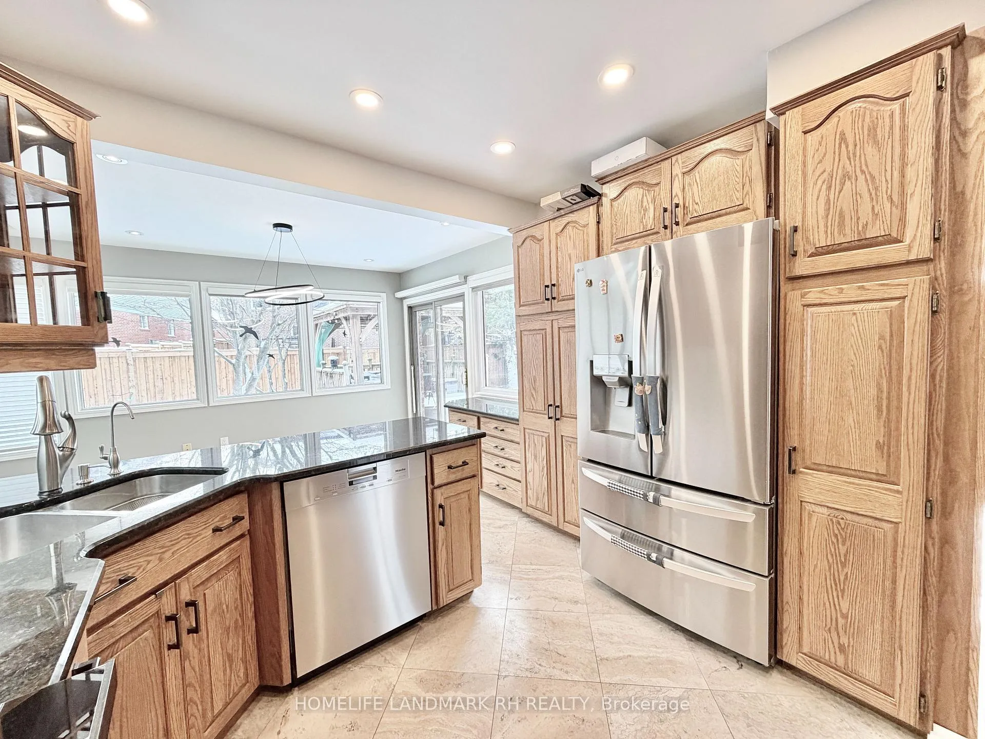 Photo 12 of 36 Maplewood Drive, Whitby, Blue Grass Meadows — HOMEH