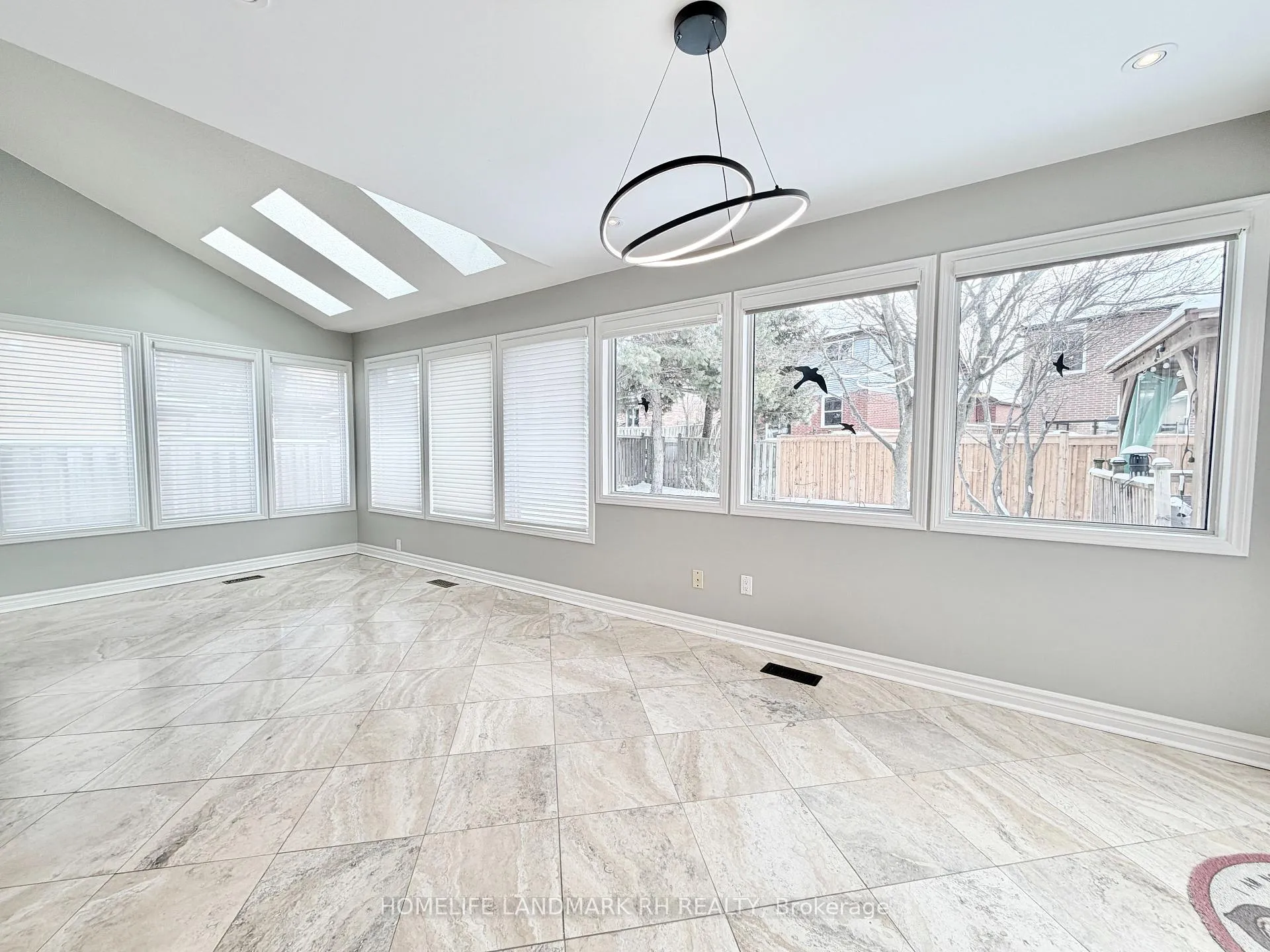 Photo 14 of 36 Maplewood Drive, Whitby, Blue Grass Meadows — HOMEH