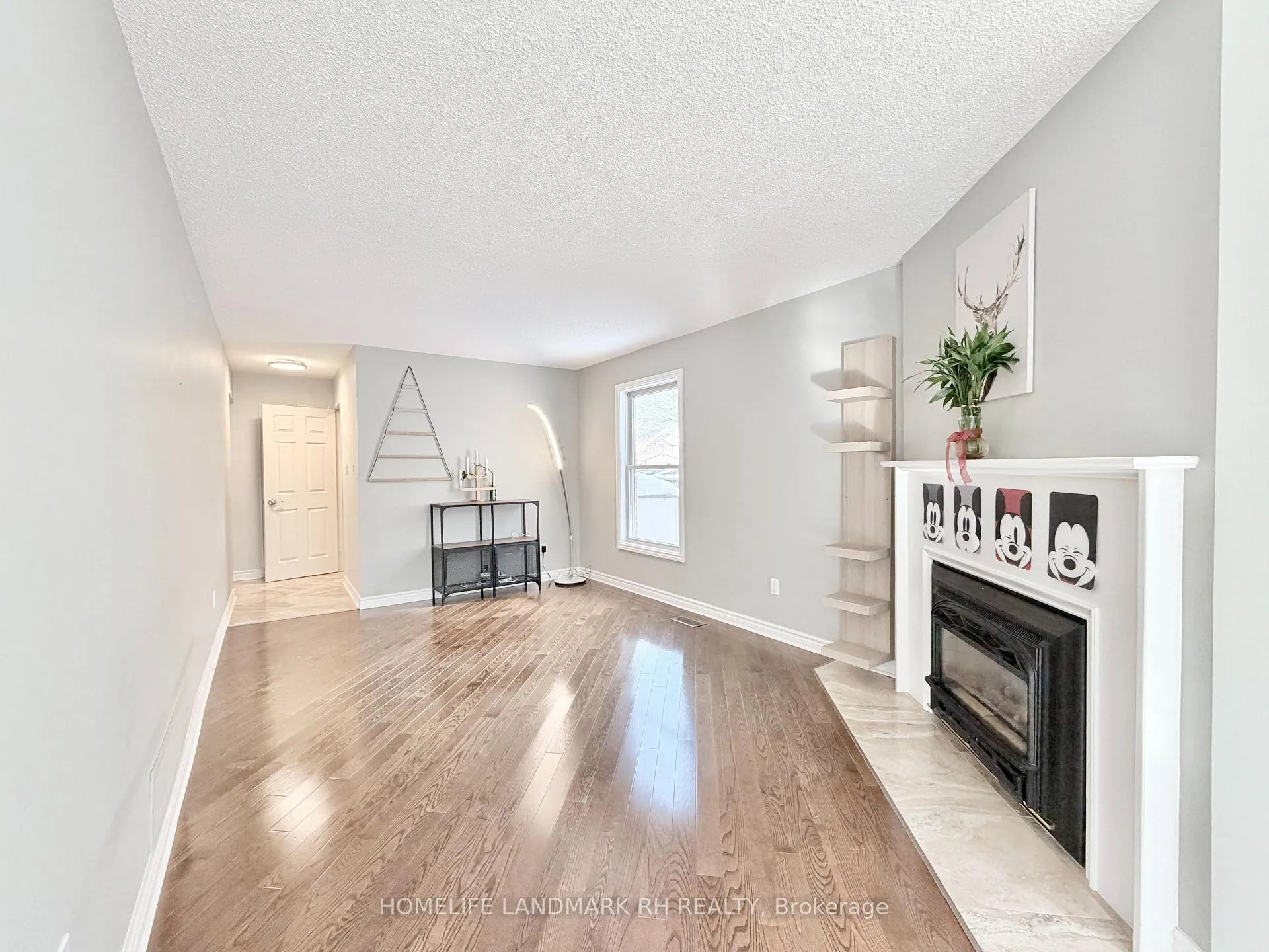 Photo 17 of 36 Maplewood Drive, Whitby, Blue Grass Meadows — HOMEH