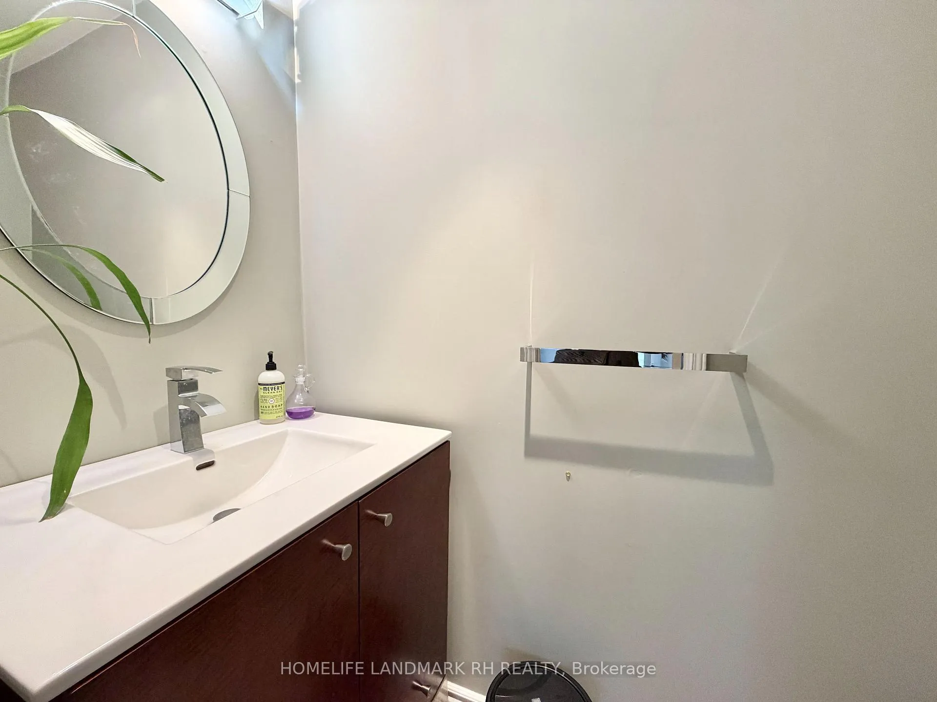 Photo 19 of 36 Maplewood Drive, Whitby, Blue Grass Meadows — HOMEH