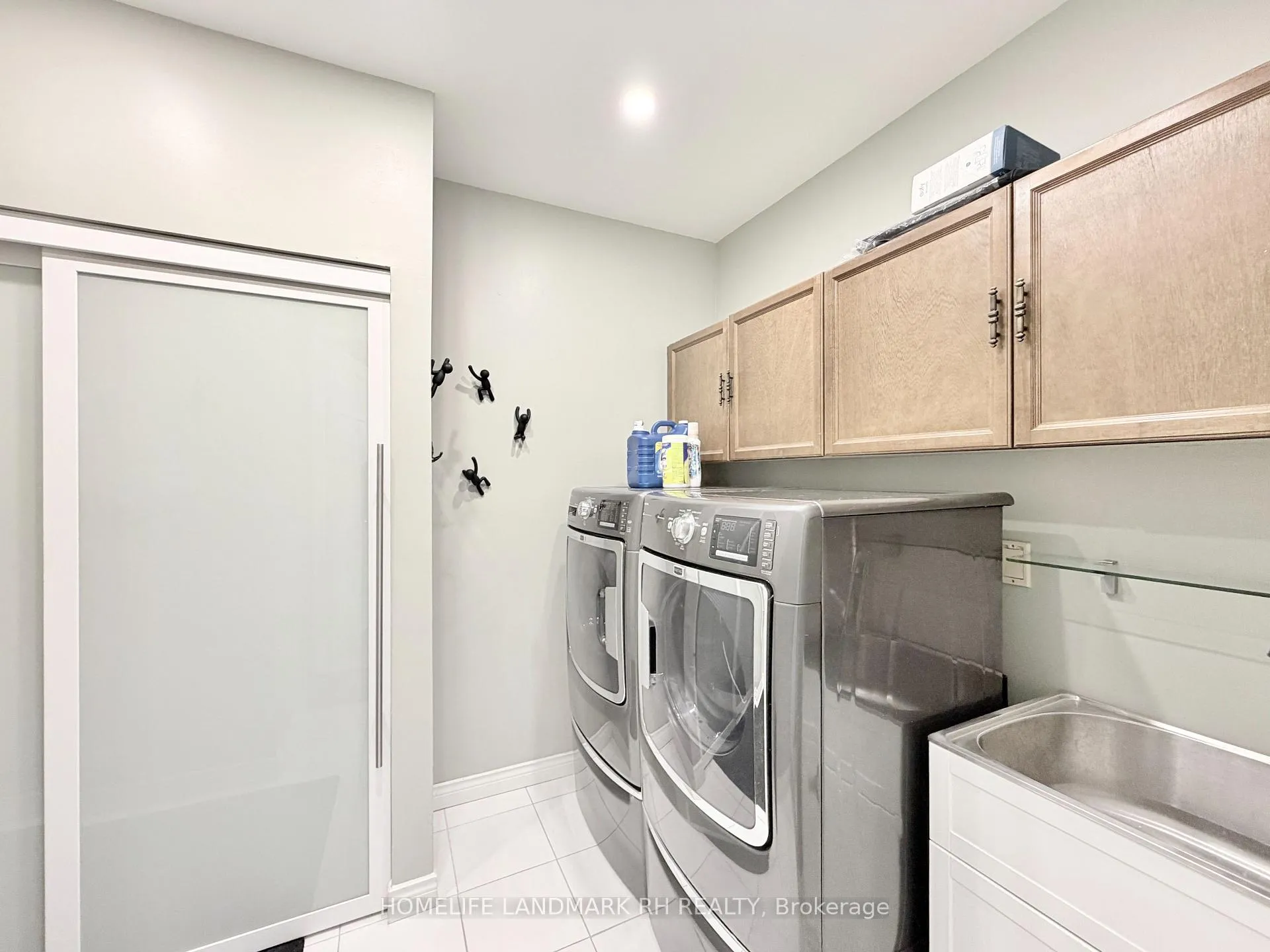 Photo 20 of 36 Maplewood Drive, Whitby, Blue Grass Meadows — HOMEH