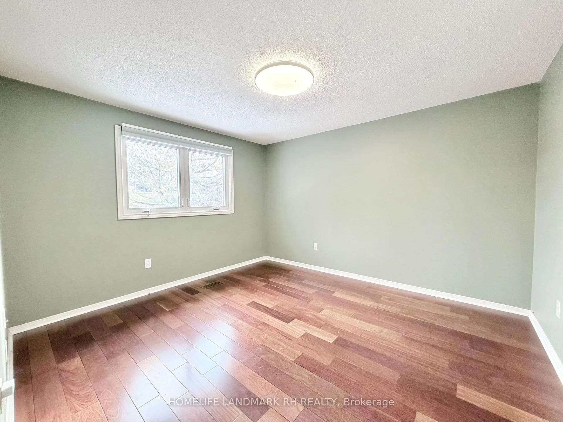 Photo 25 of 36 Maplewood Drive, Whitby, Blue Grass Meadows — HOMEH