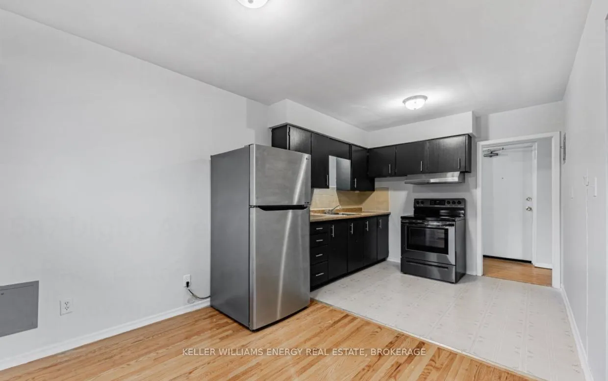 Photo 5 of Unit 4, 587 Digby Avenue, Oshawa, Eastdale — HOMEH