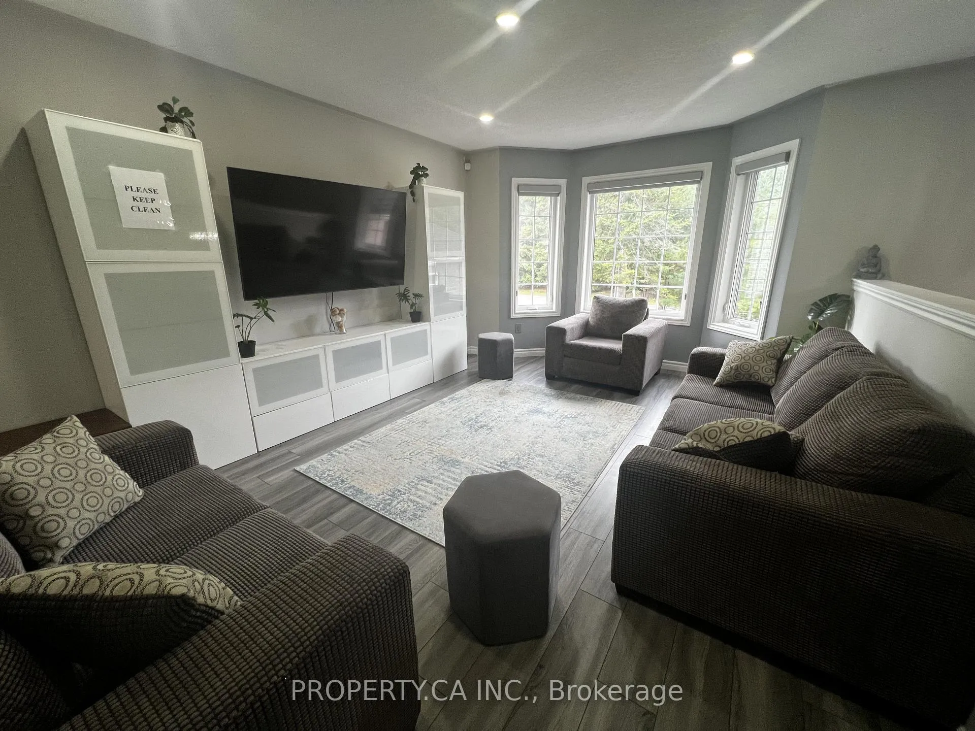 Photo 4 of 59 Lee Street, Wasaga Beach — HOMEH