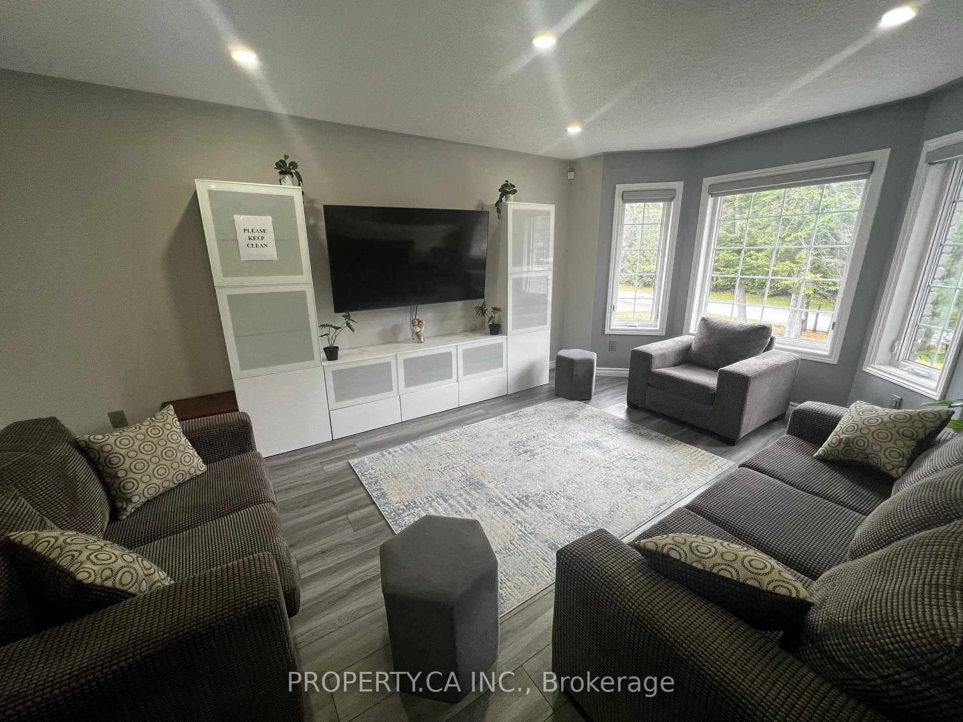 Photo 5 of 59 Lee Street, Wasaga Beach — HOMEH