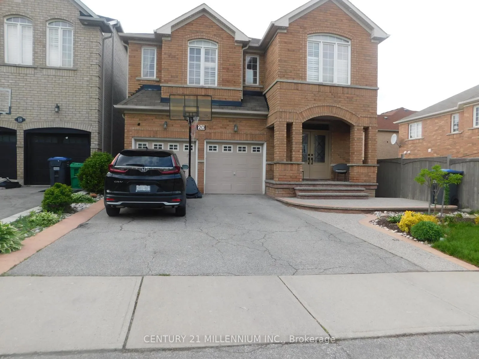 Front of 20 Sparhill Street