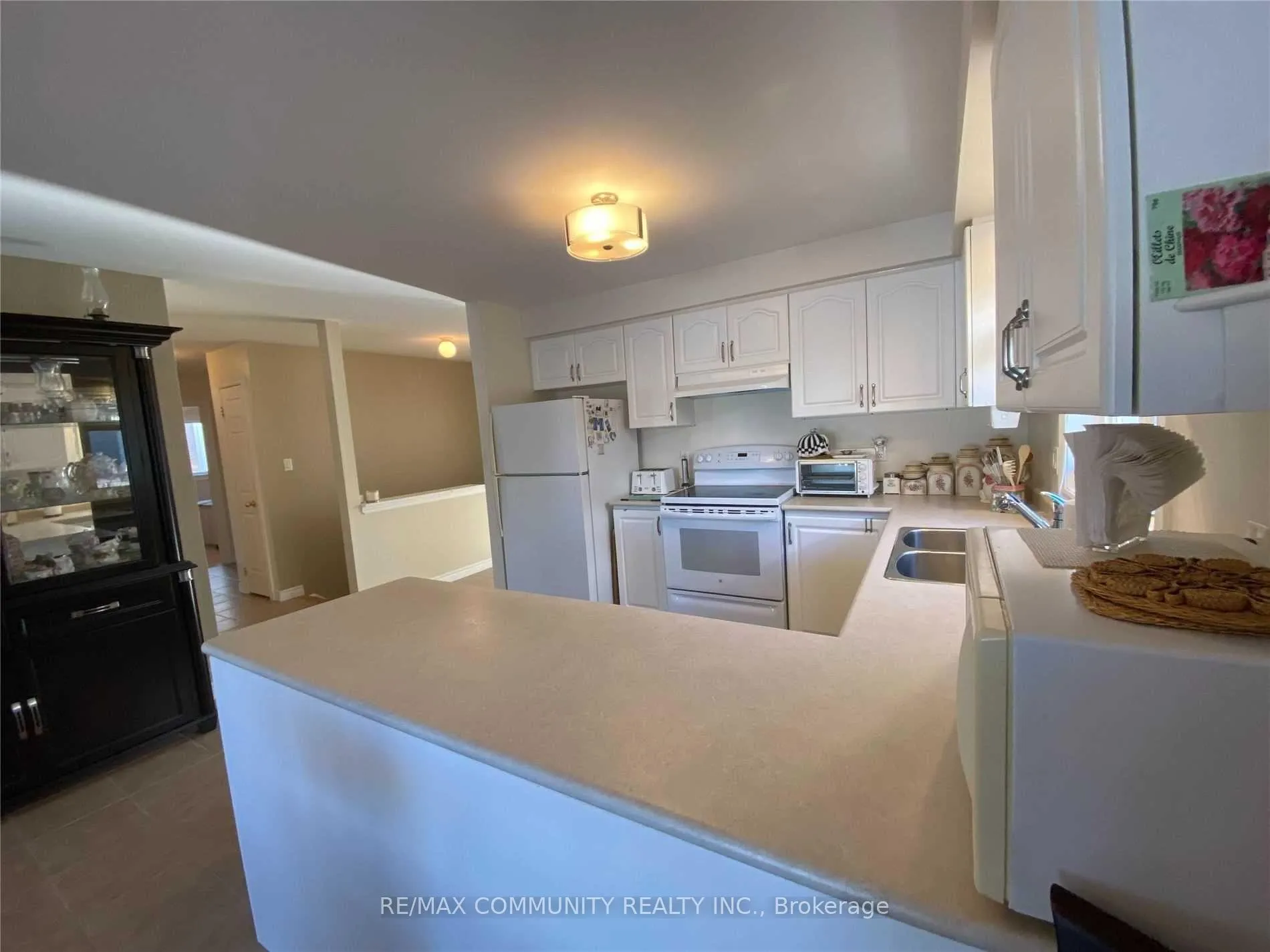 Photo 4 of 62 Maplewood Avenue, Brock, Beaverton — HOMEH