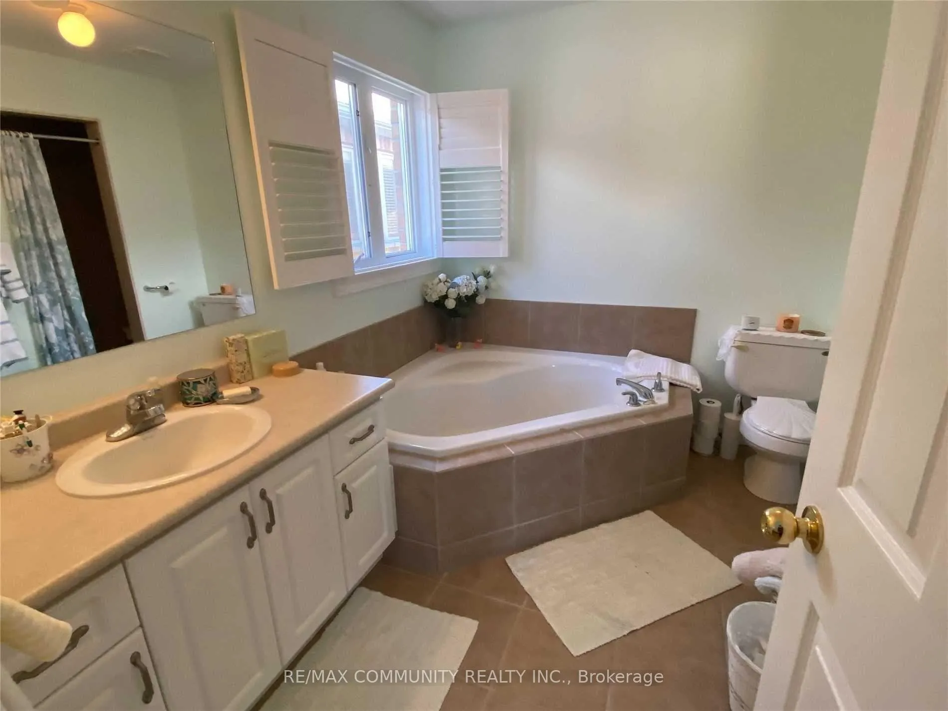 Photo 16 of 62 Maplewood Avenue, Brock, Beaverton — HOMEH