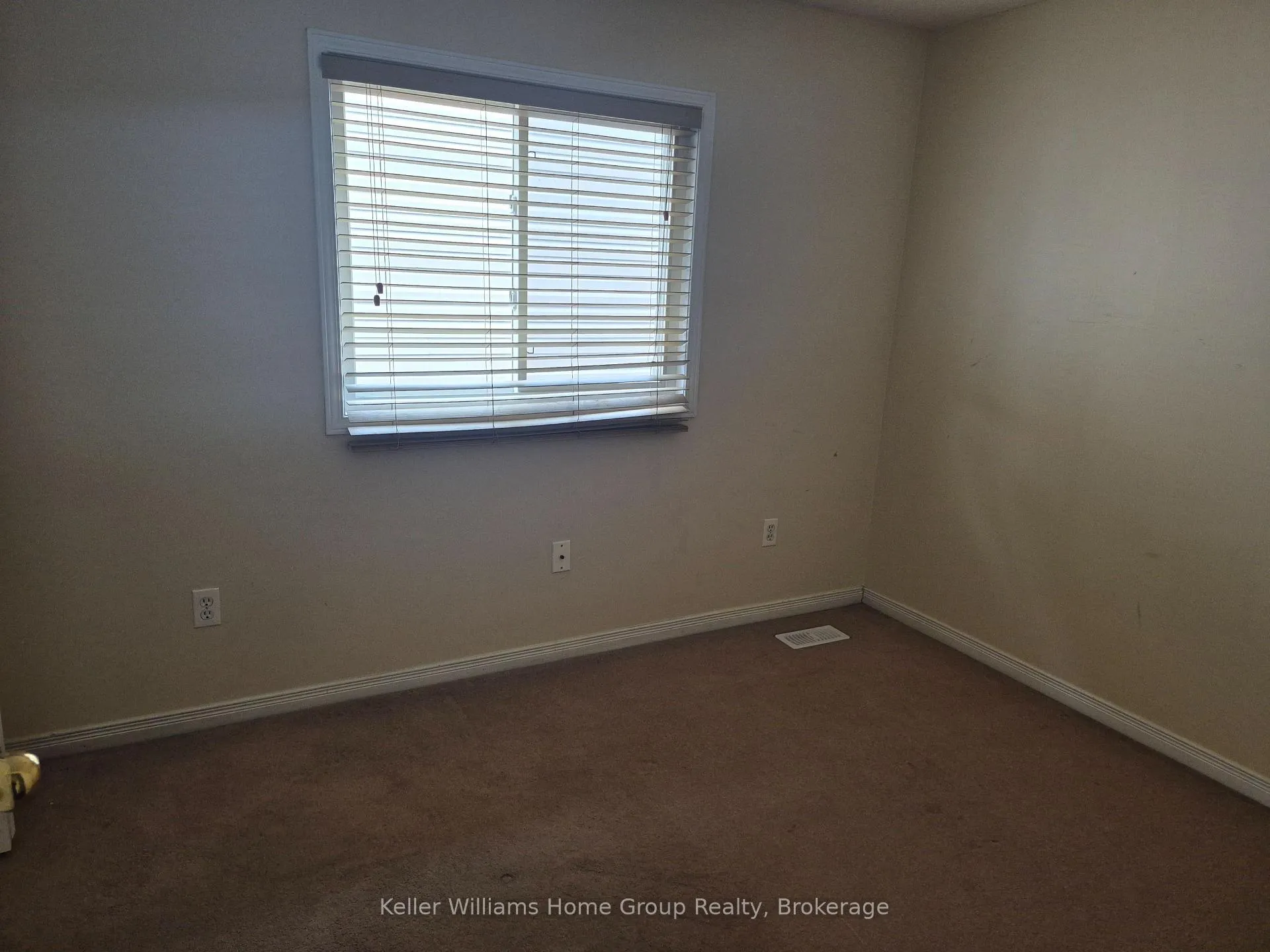 Photo 10 of 10 Donnenwerth Drive, Kitchener — HOMEH