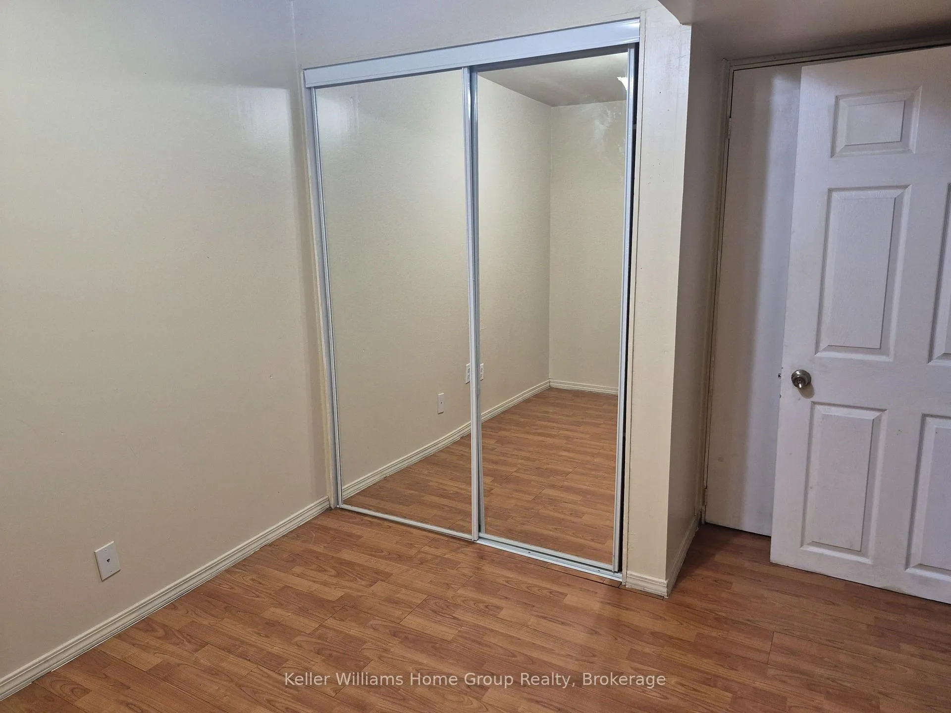 Photo 21 of 10 Donnenwerth Drive, Kitchener — HOMEH