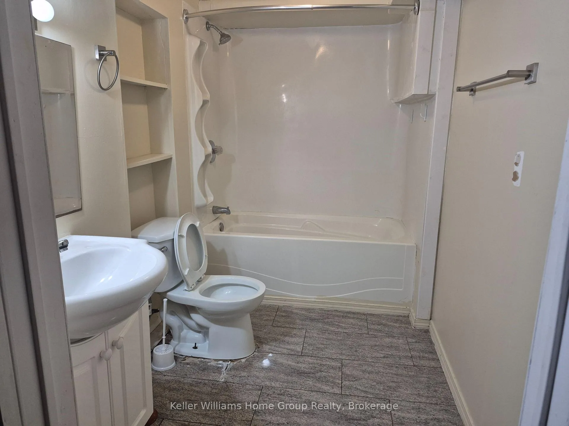 Photo 22 of 10 Donnenwerth Drive, Kitchener — HOMEH