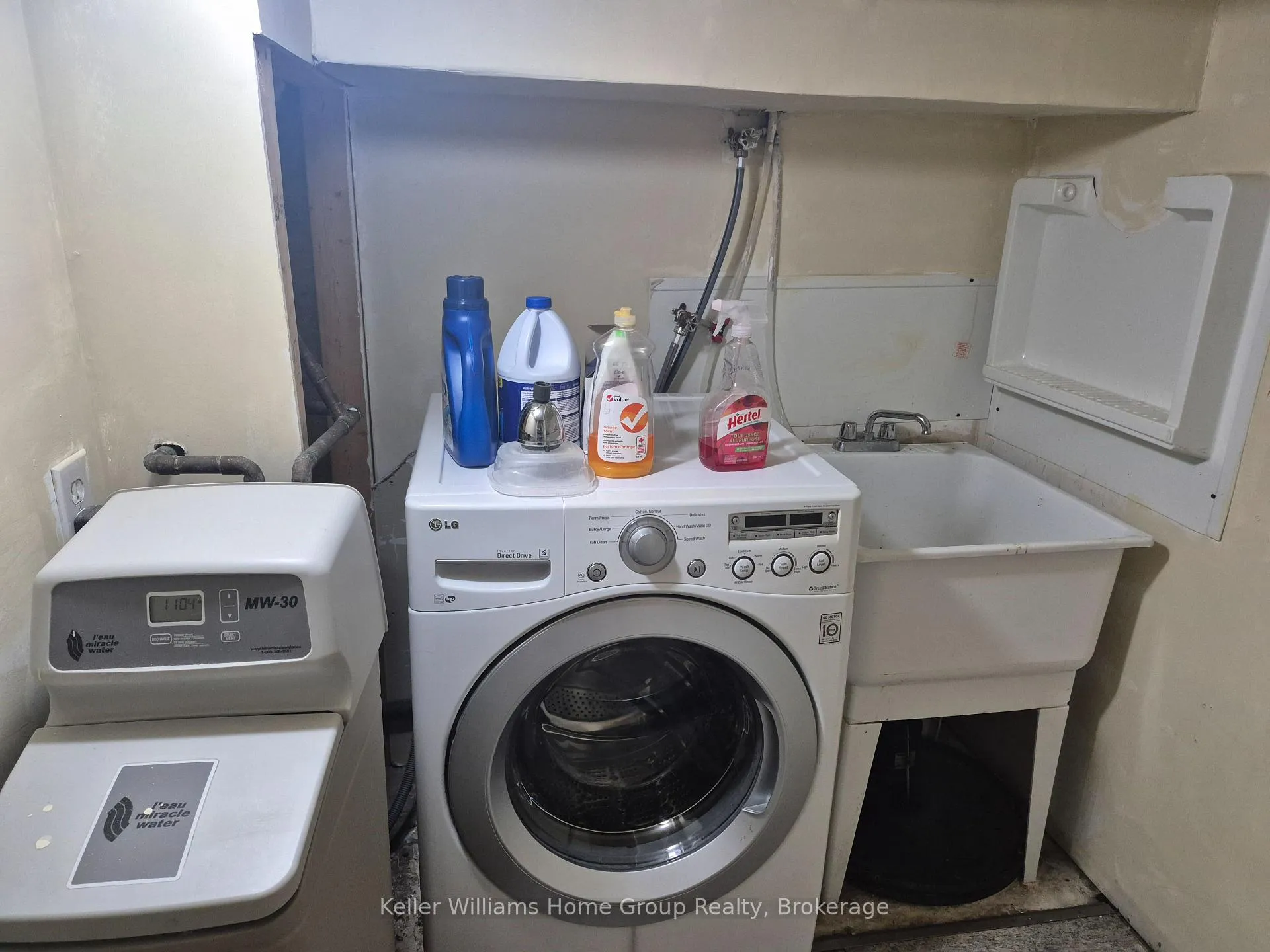 Photo 23 of 10 Donnenwerth Drive, Kitchener — HOMEH