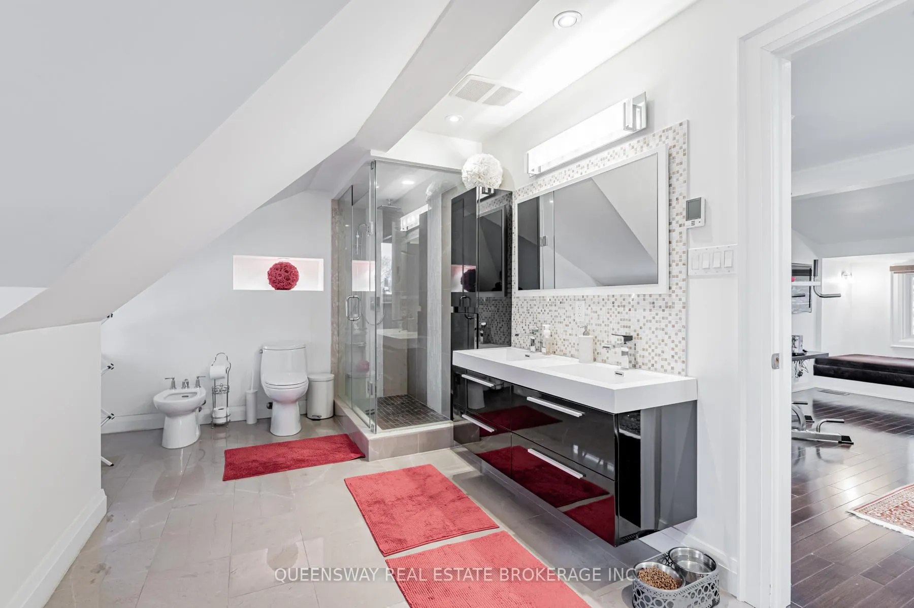 Photo 21 of 1A Hogarth Avenue, Toronto, North Riverdale — HOMEH