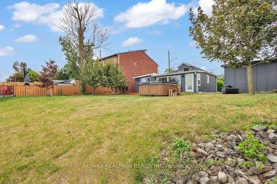 Photo 2 of 24 Trillium Avenue, Hamilton, Winona Park — HOMEH