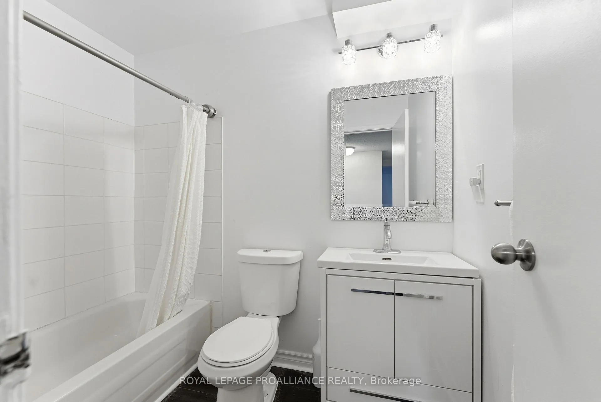 Photo 11 of Unit 3, 80 Grier Street, Belleville, Belleville Ward — HOMEH