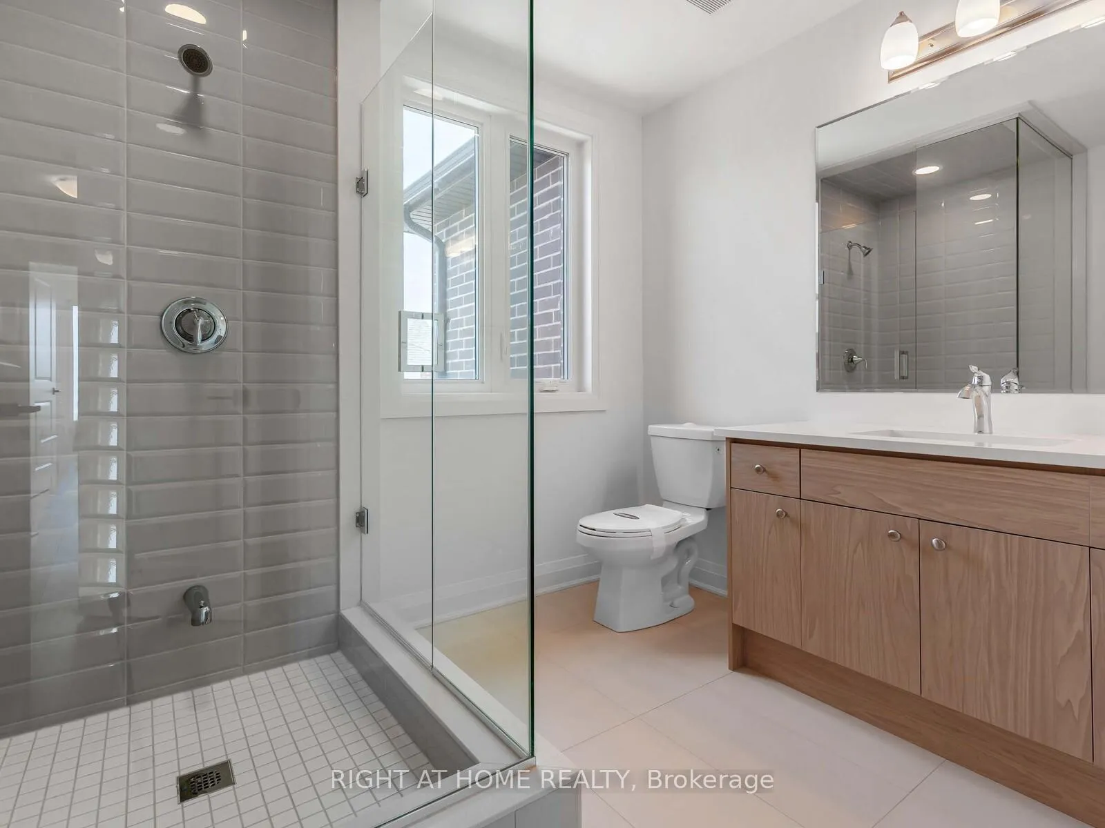 Photo 14 of 3 Wisla Avenue, Markham, Rural Markham — HOMEH