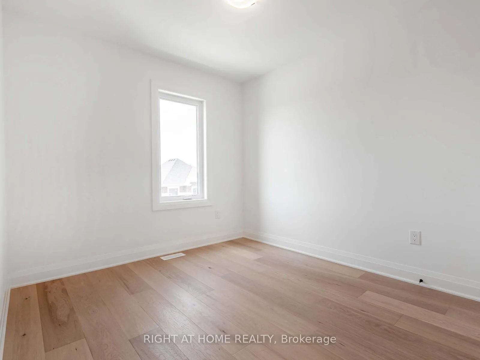 Photo 15 of 3 Wisla Avenue, Markham, Rural Markham — HOMEH