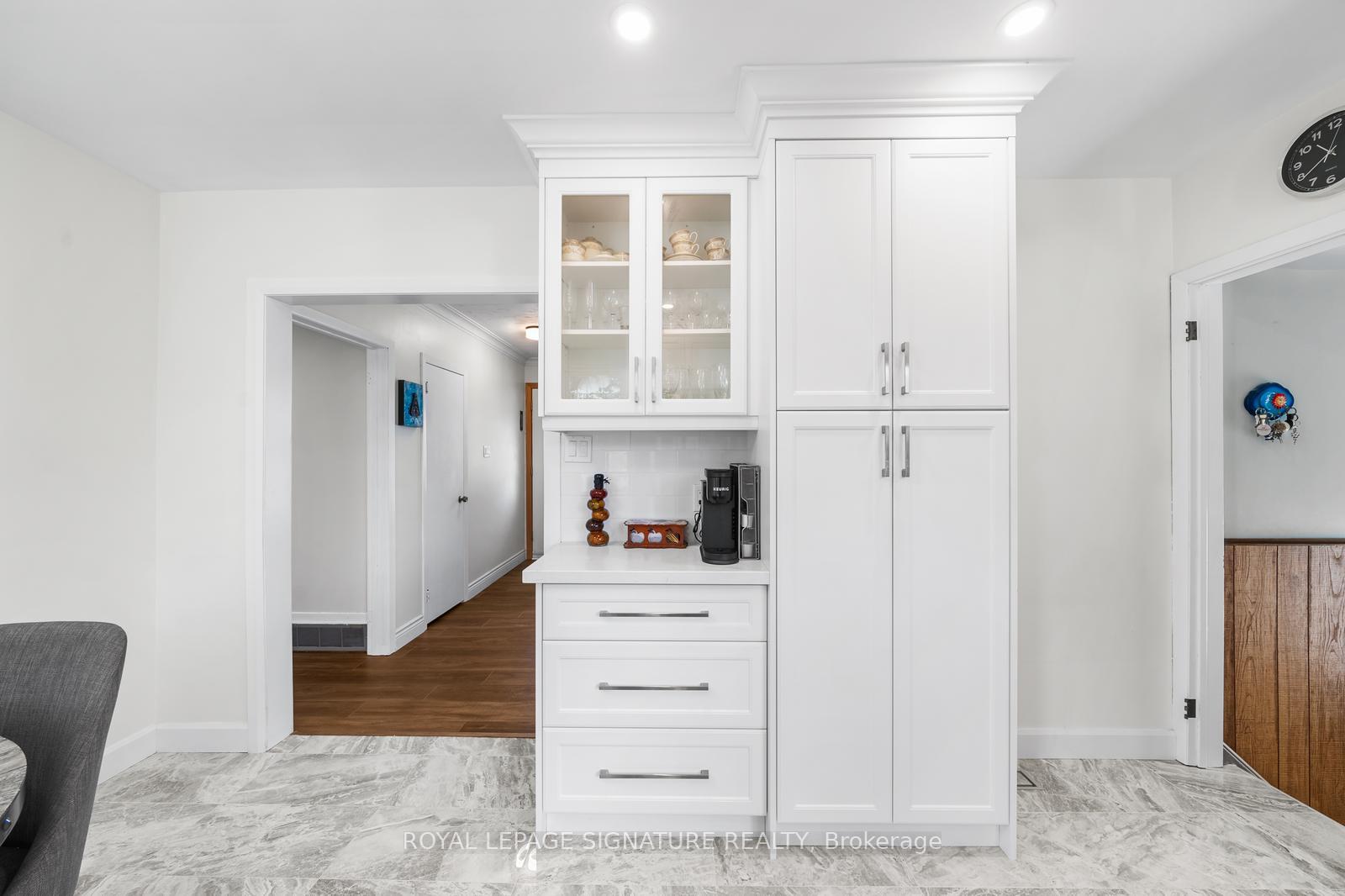 Photo 14 of 668 Peele Boulevard, Burlington, Brant — HOMEH