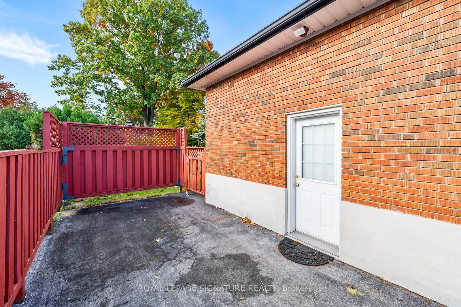 Photo 33 of 668 Peele Boulevard, Burlington, Brant — HOMEH