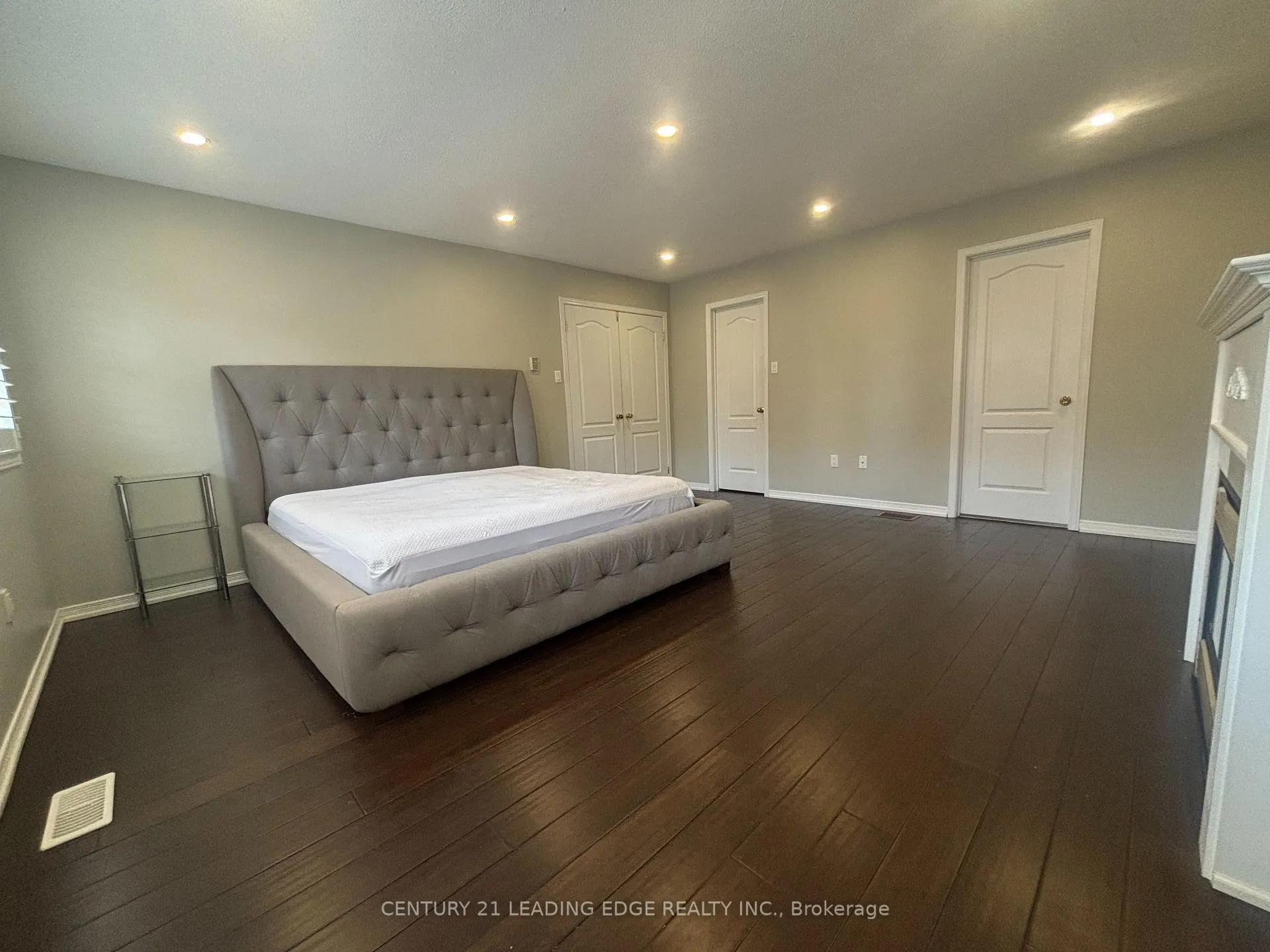 Photo 10 of 10 Sivyer Crescent, Ajax, Northeast Ajax — HOMEH