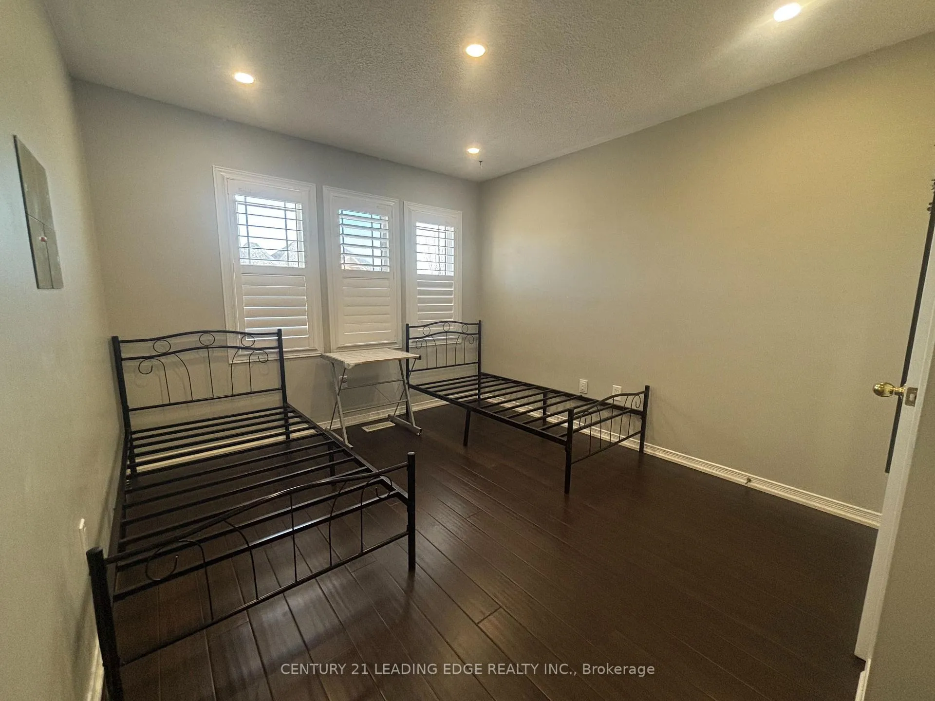 Photo 16 of 10 Sivyer Crescent, Ajax, Northeast Ajax — HOMEH