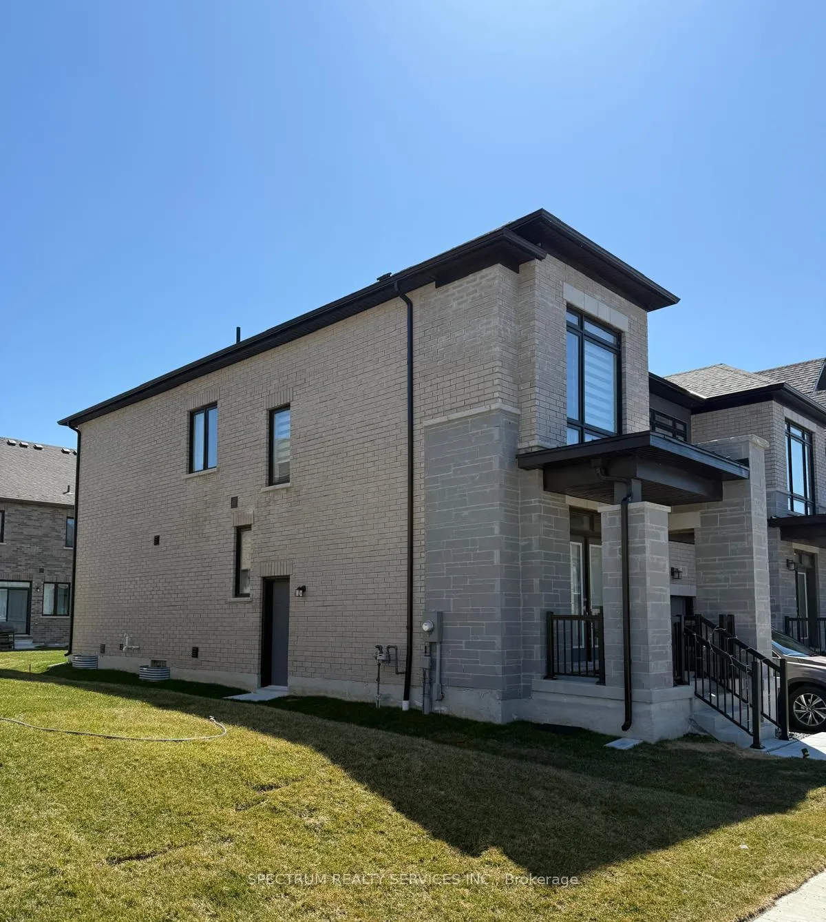 Photo 2 of 13 Waterfront Crescent, Whitby, Port Whitby — HOMEH